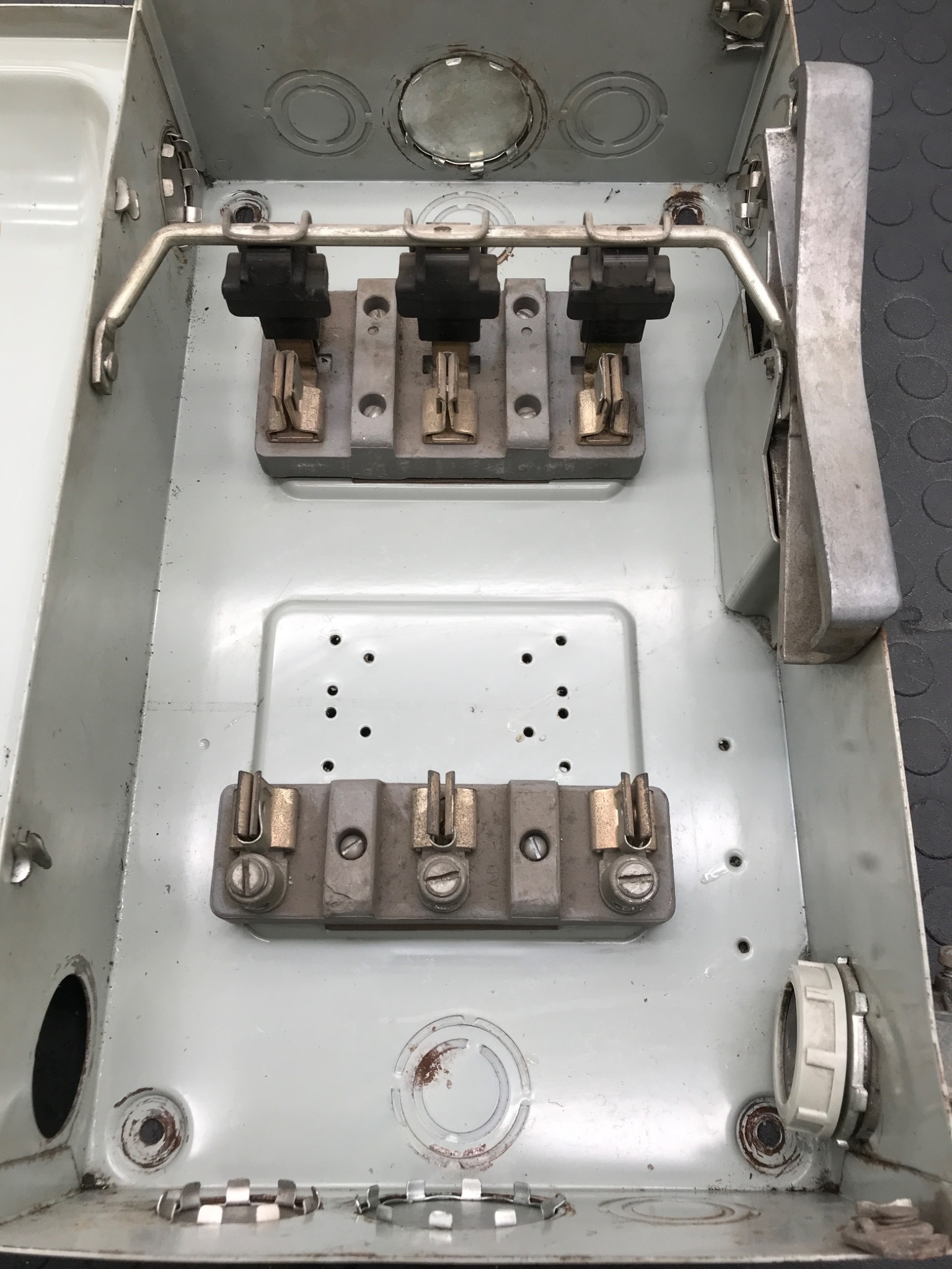 I‑T‑E F‑353 Heavy Duty Safety Switch USED 4