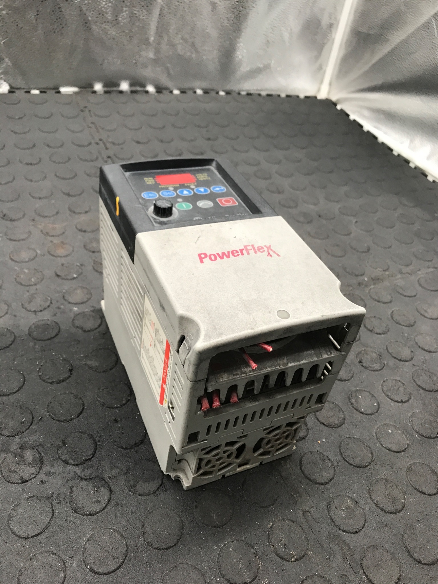 ALLEN‑BRADLEY 22A‑D8P7N104 PowerFlex 4 AC Drive USED 0