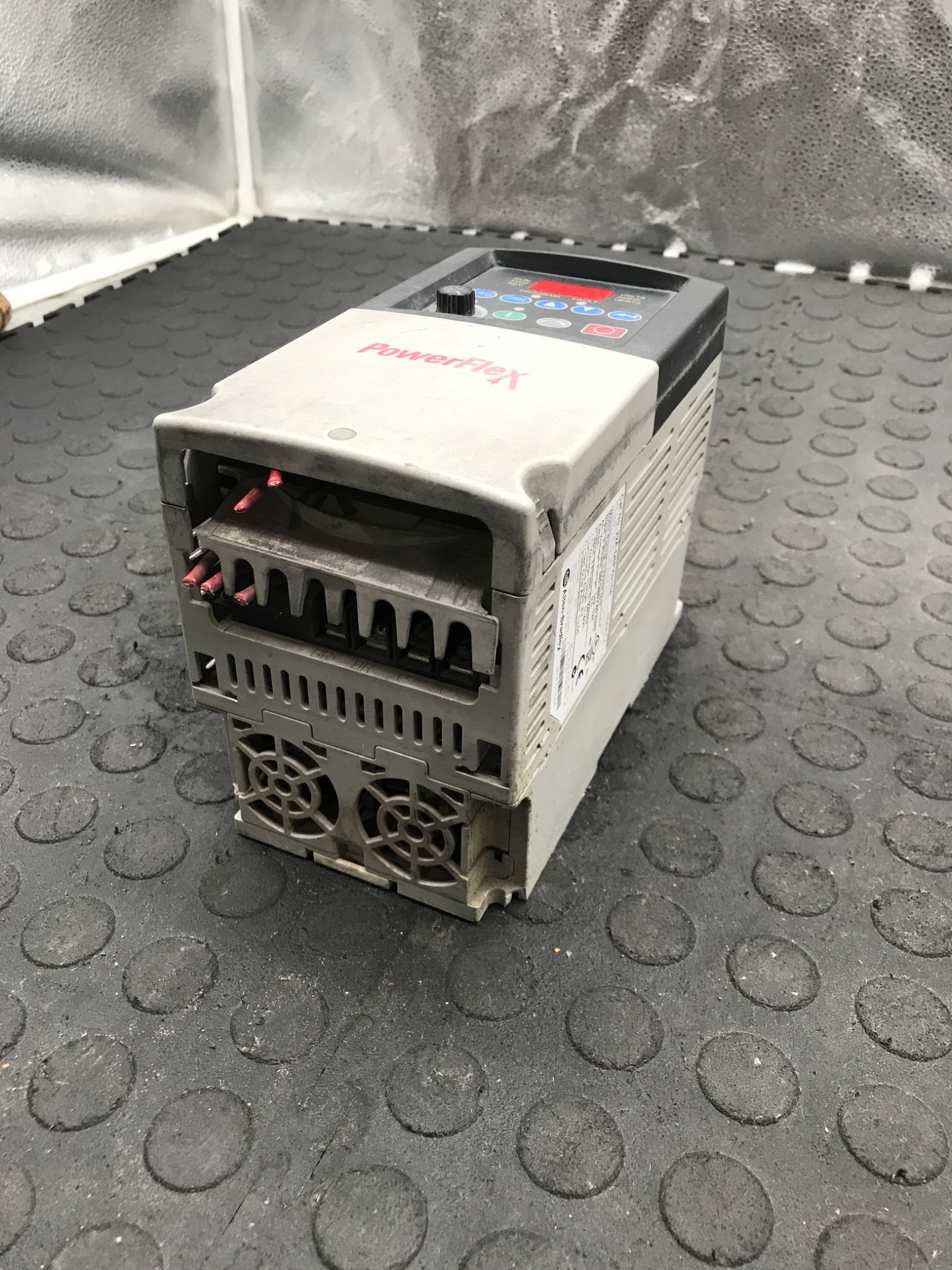 ALLEN‑BRADLEY 22A‑D8P7N104 PowerFlex 4 AC Drive USED 2