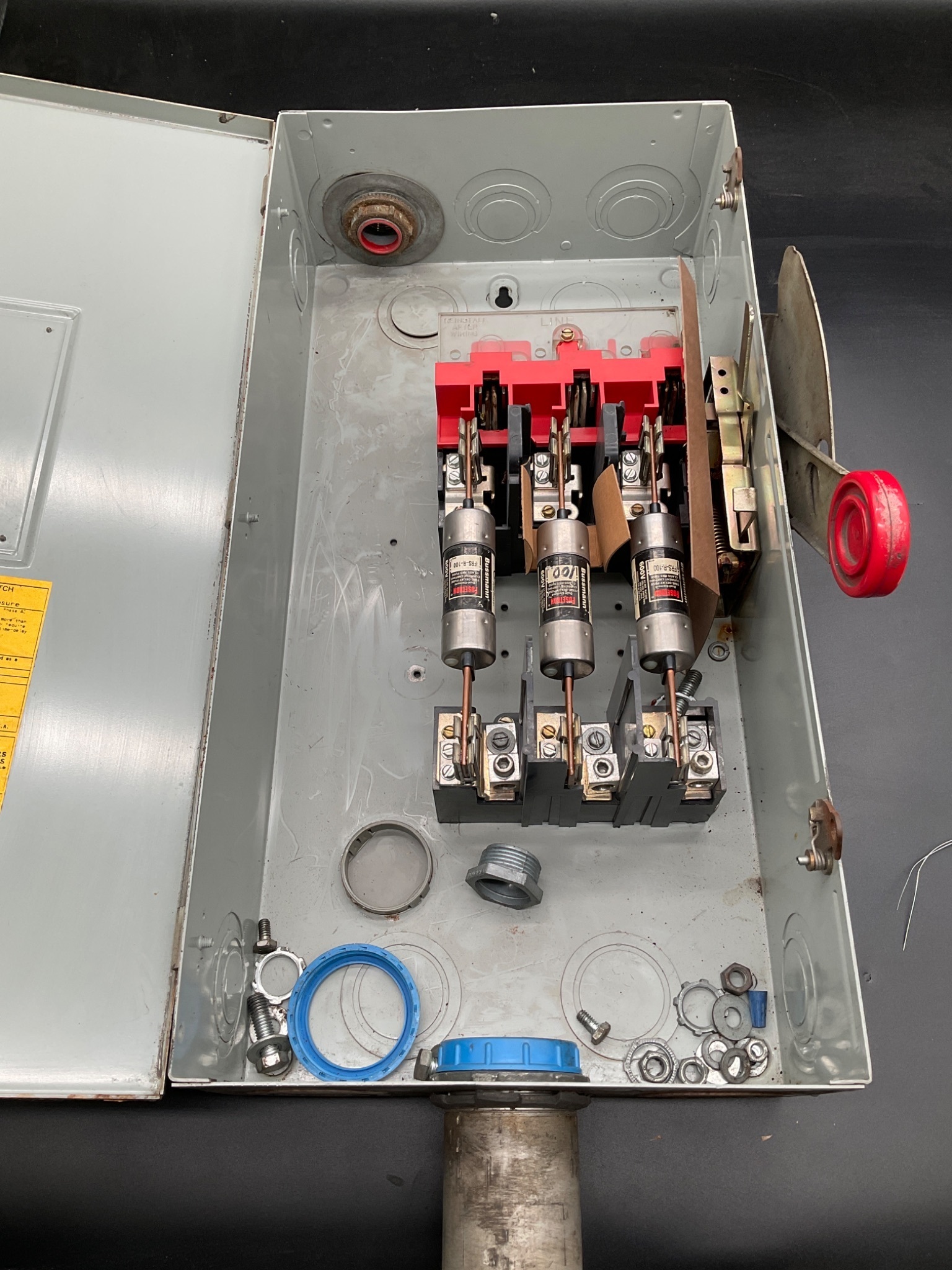 CUTLER‑HAMMER DH363FGK Heavy Duty Fusible Safety Switch USED 1