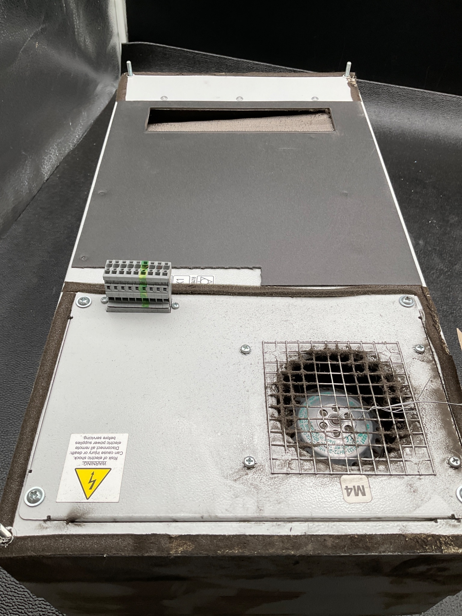 Rittal SK 3303.110 Enclosure Cooling Unit USED 3