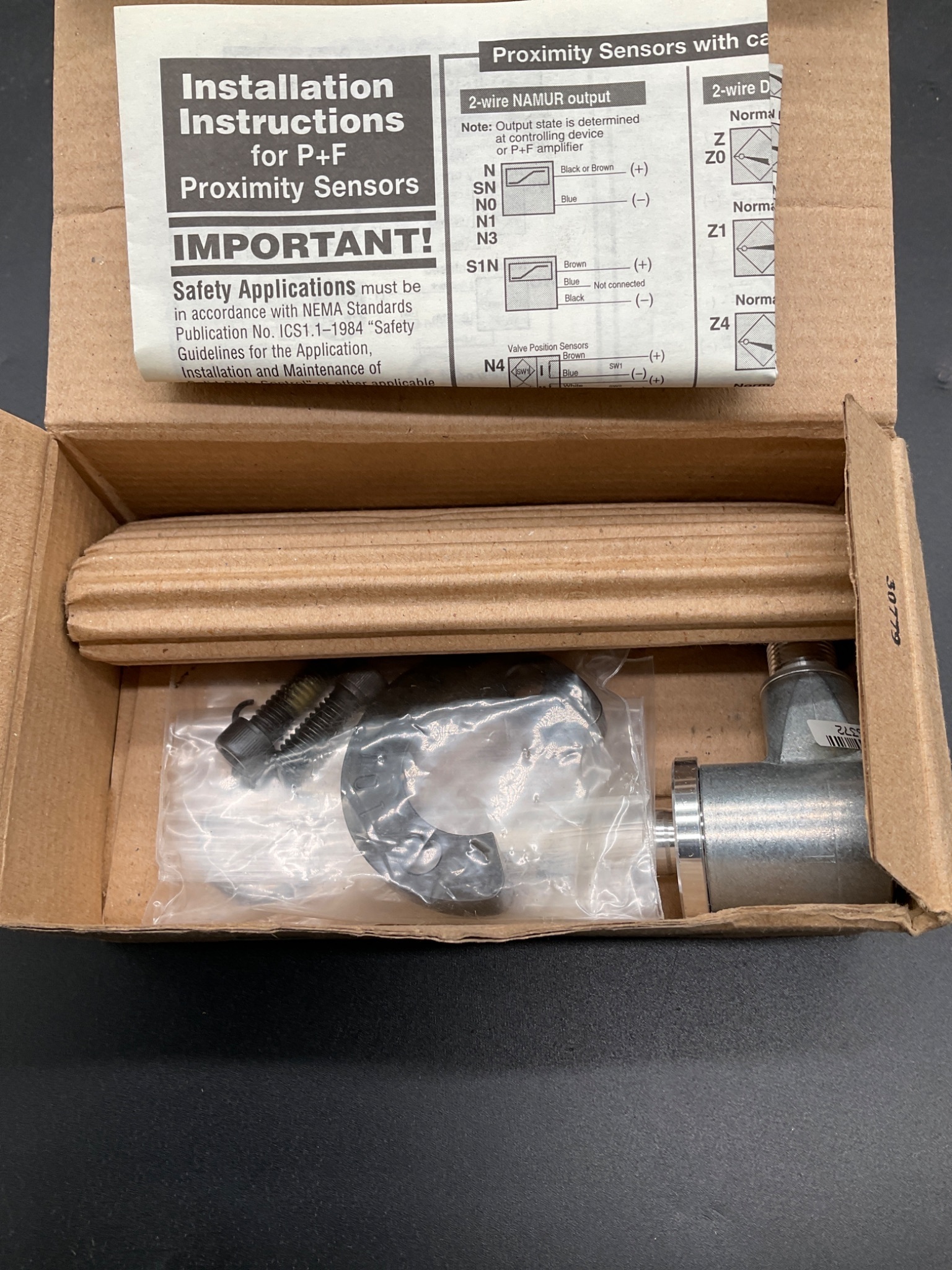PEPPERL+FUCHS 094616 Inductive Proximity Sensor NAMUR NEW 1