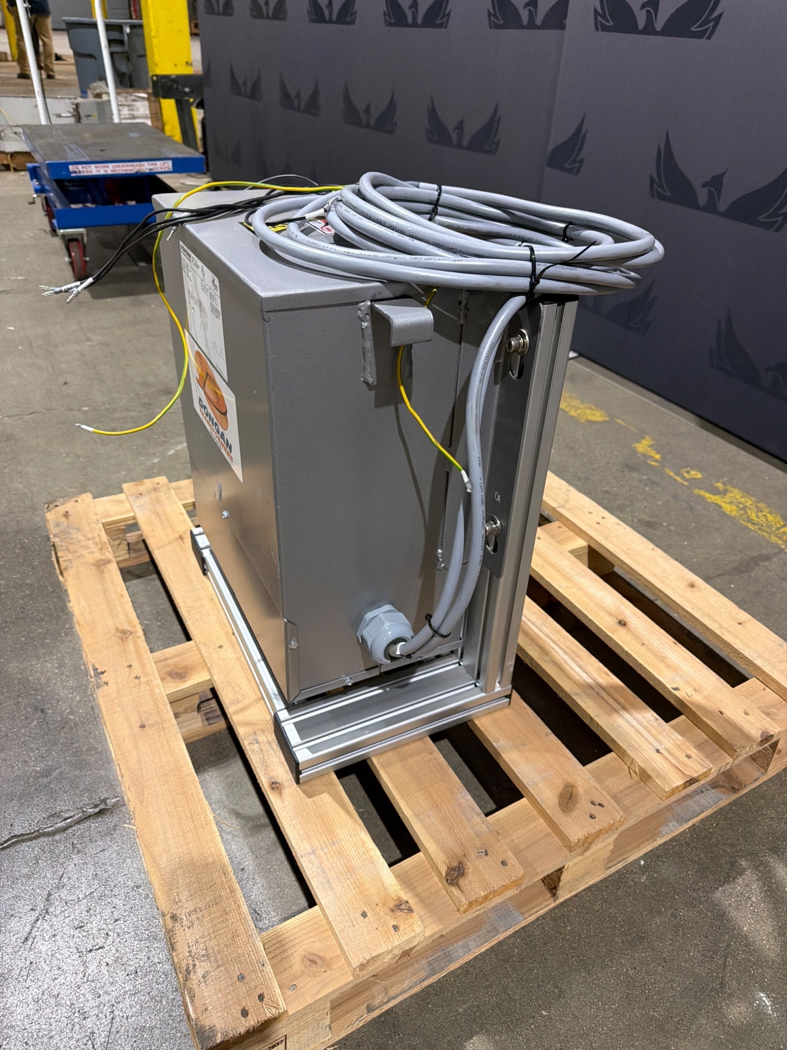 Dongan 76‑0209SH Three Phase General Purpose Transformer USED 1
