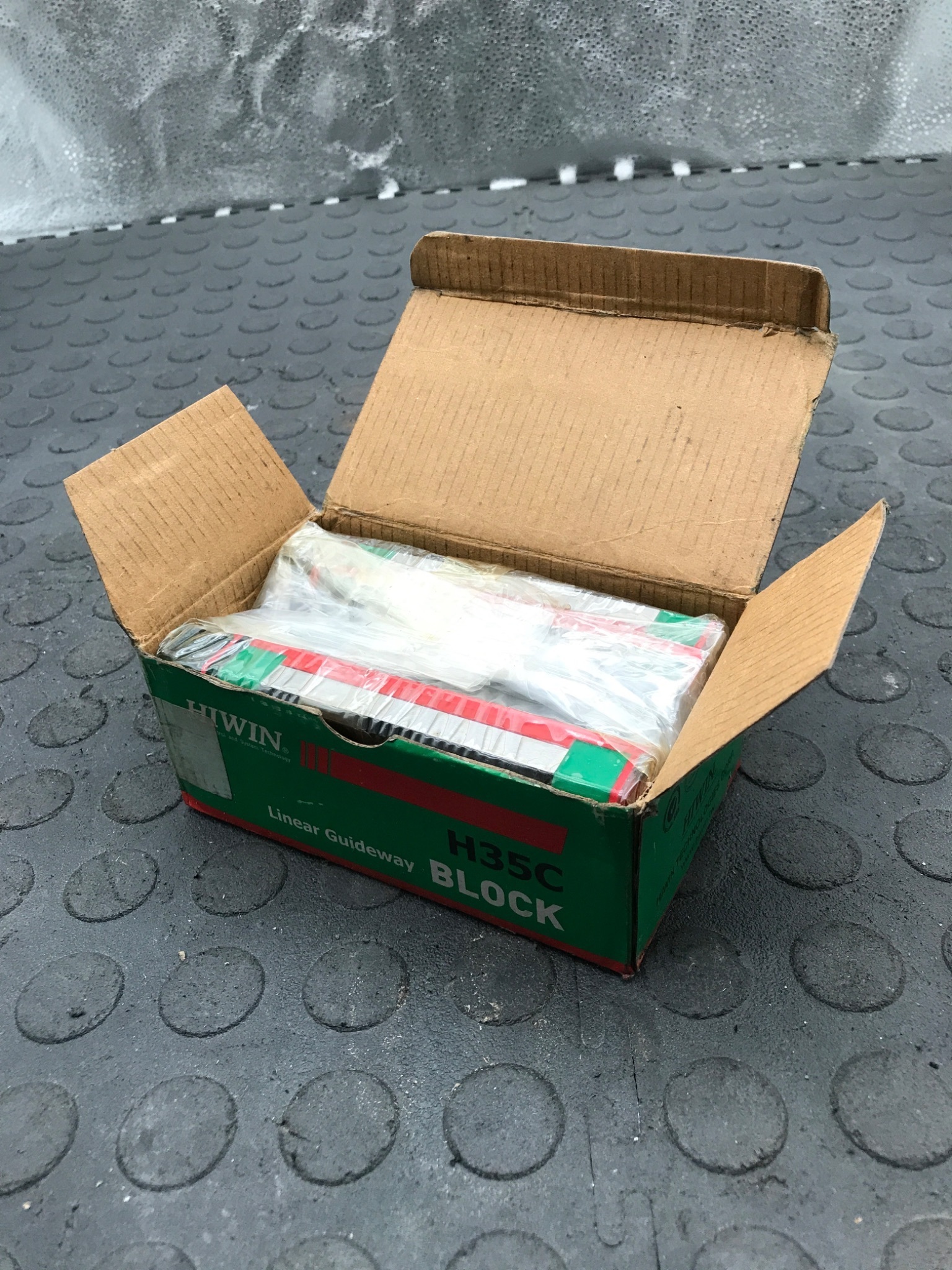 HIWIN H35C Linear Guideway Block NEW 1
