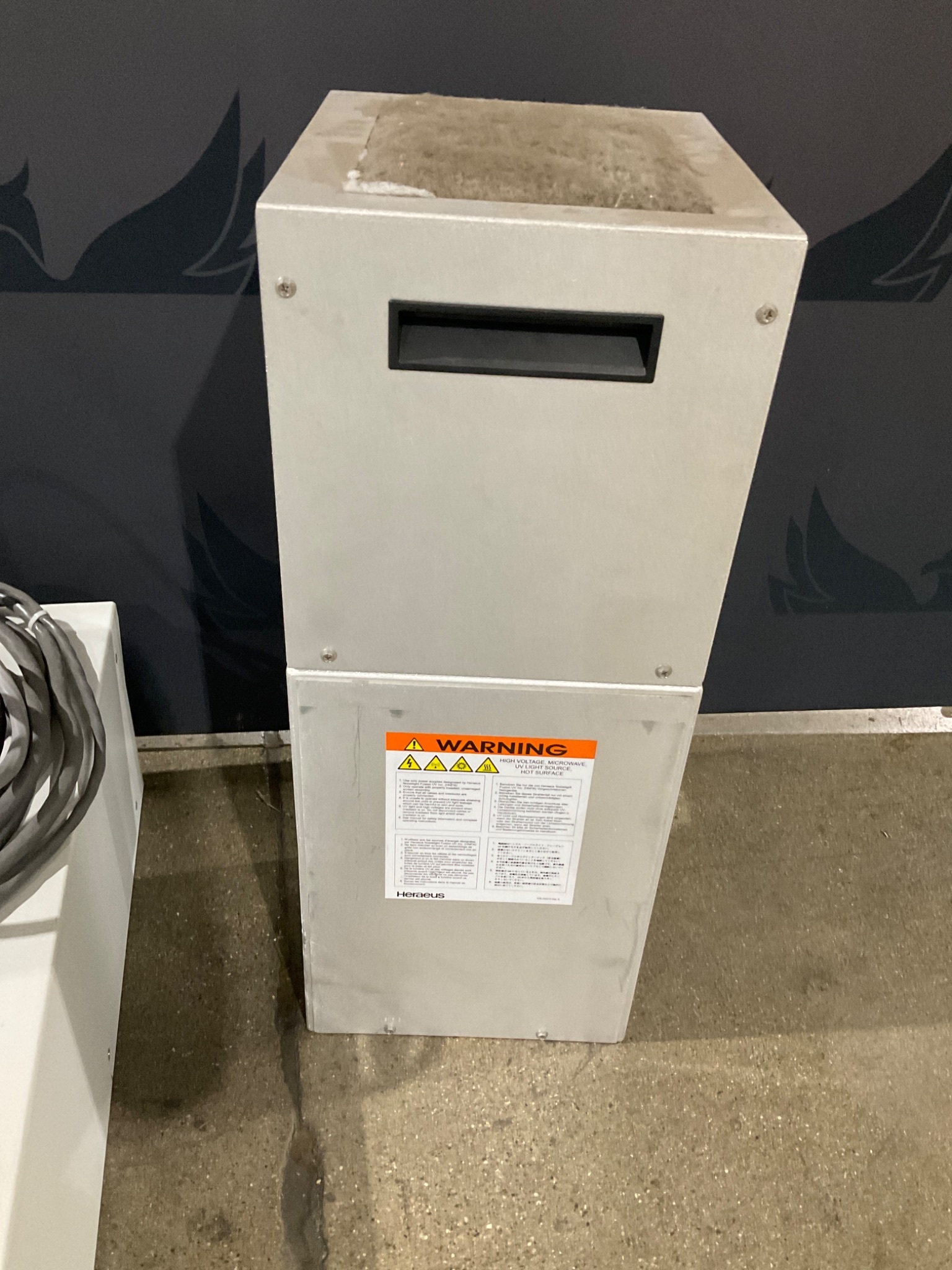 Heraeus LHP10B MARK II UV Curing Power Supply & System – USED 8