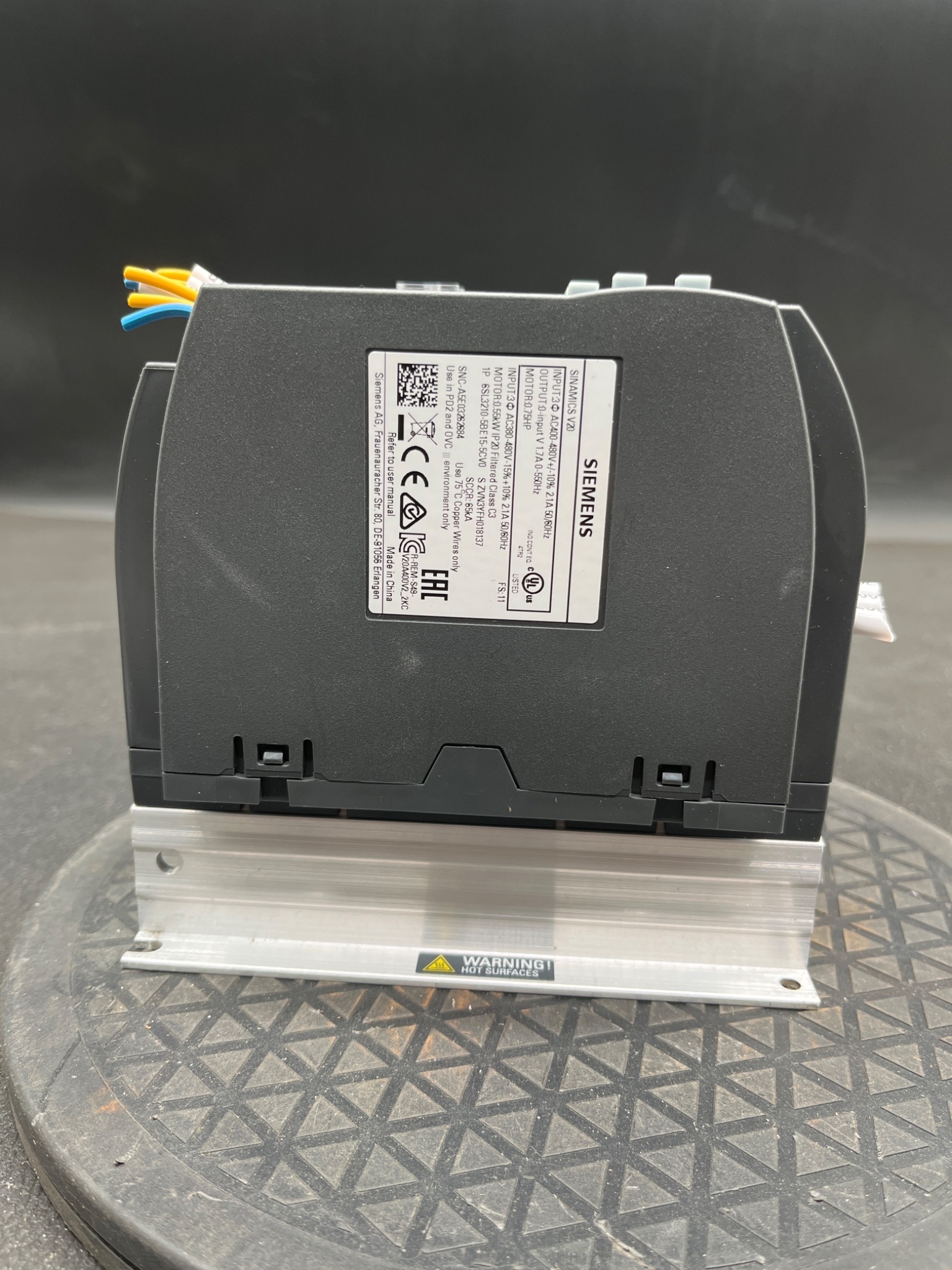 Siemens 6SL3210‑5BE15‑5CV0 SINAMICS V20 Variable Frequency Drive USED 2