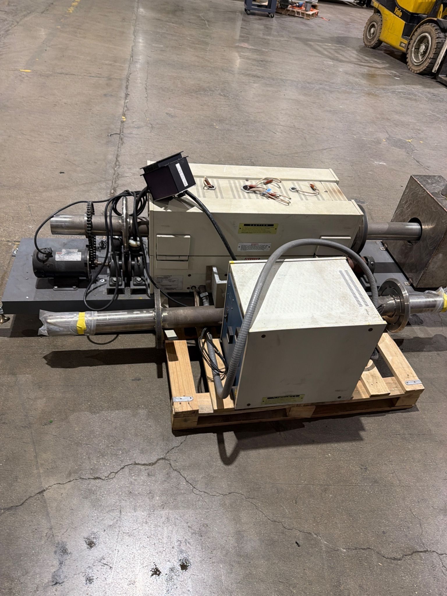 LINDBERG Blue M HTF55347C 1200°C Tube Furnace w/ CC58434PBC Control Console USED 2