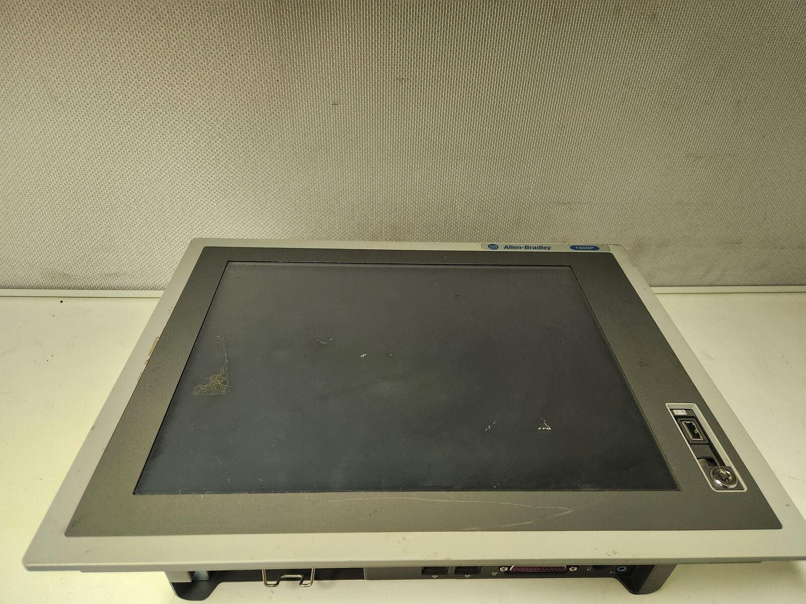 ALLEN BRADLEY VERSAVIEW 1500P 6181P-15TPXP/E USED 1