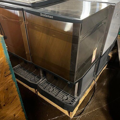 Scotsman Ice Machine and Water Dispenser HID540W-1A - USED 1
