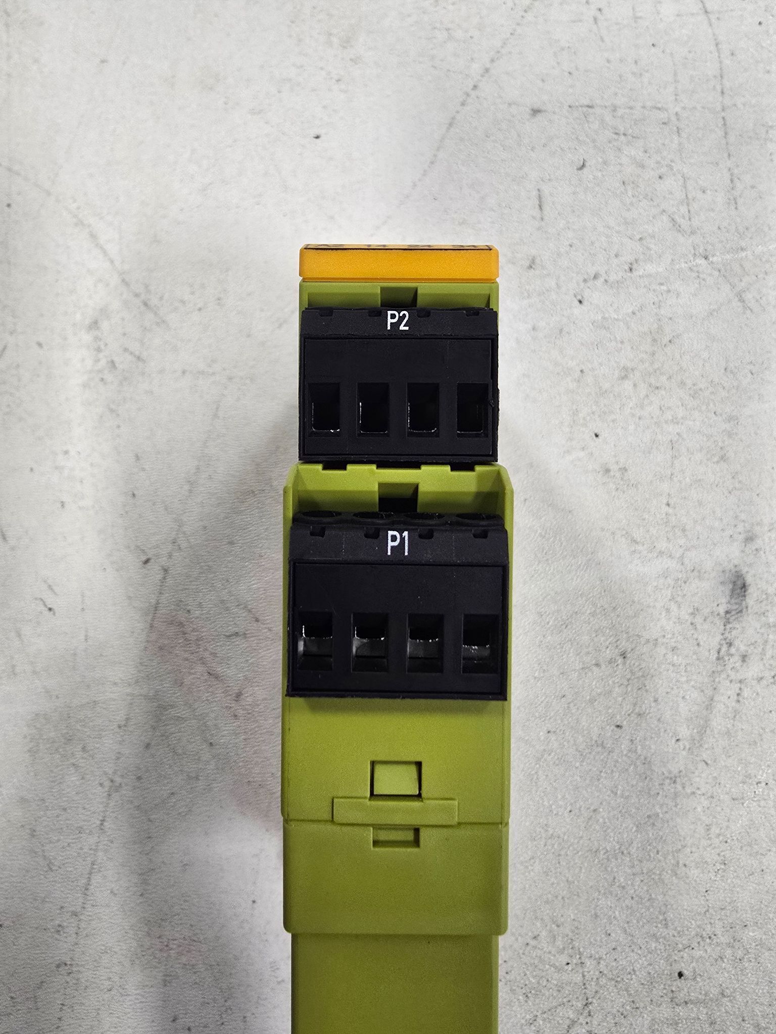 PILZ 777585 PZE X4P Safety Relay 24VDC 4NO USED 5