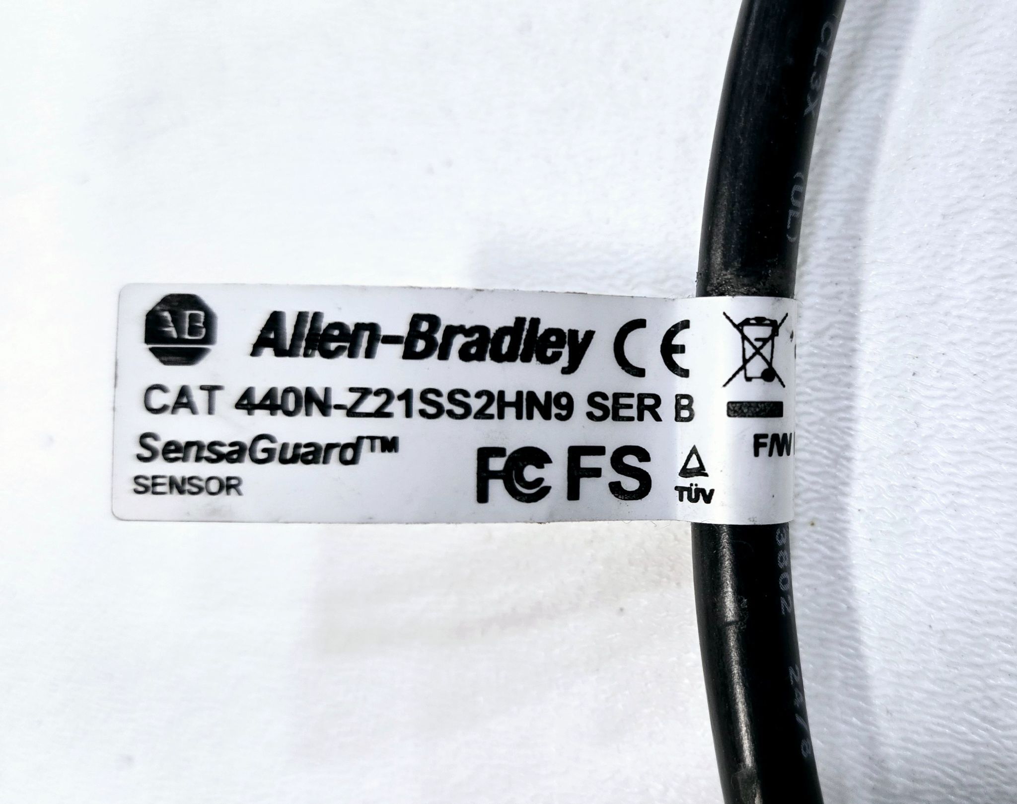 Allen-Bradley 440N-Z21SS2HN9 SensaGuard Safety Sensor USED - No Actuator 1