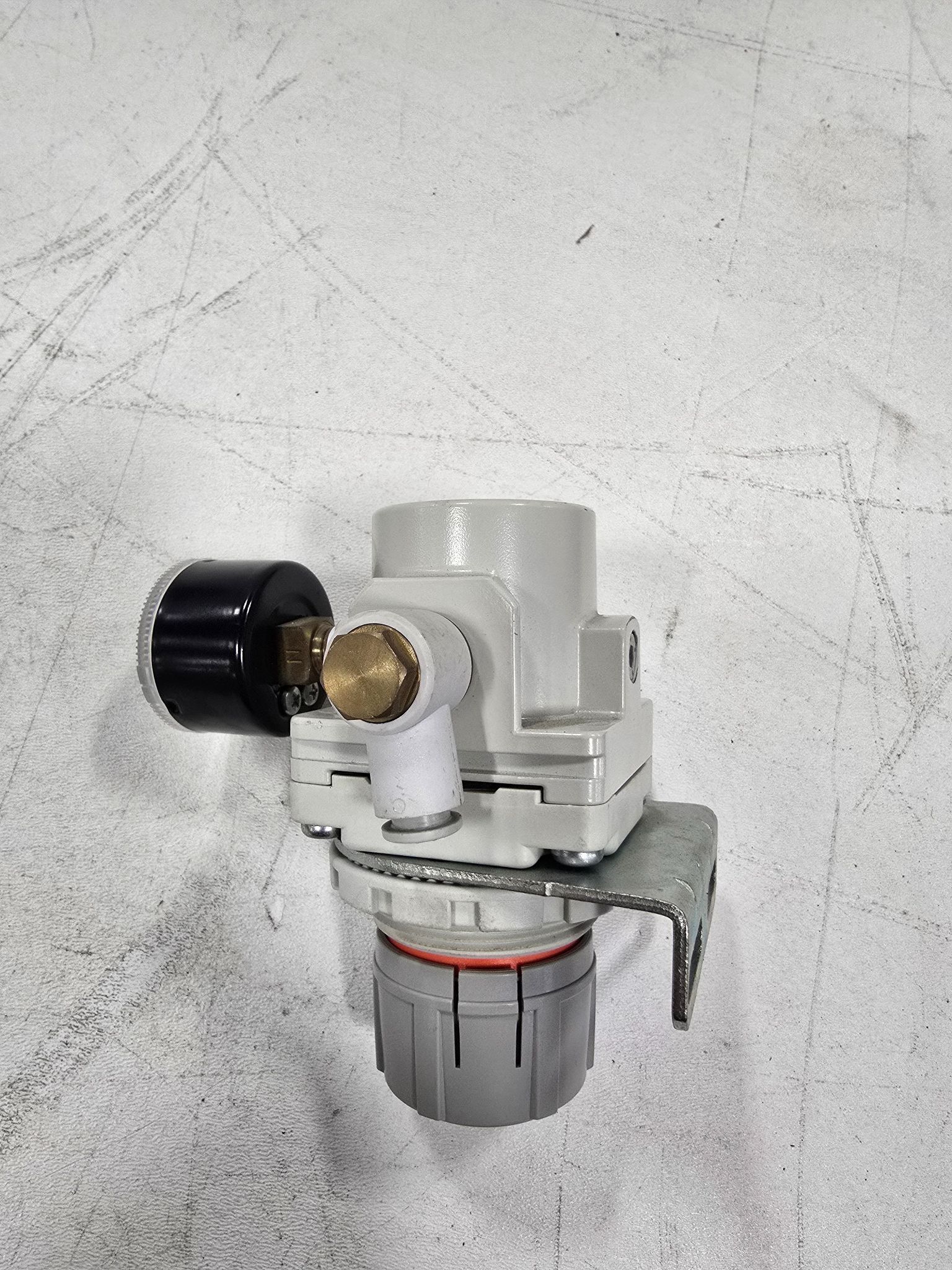 SMC AR30-N02BG-Z-A Precision Air Regulator with Gauge USED 2