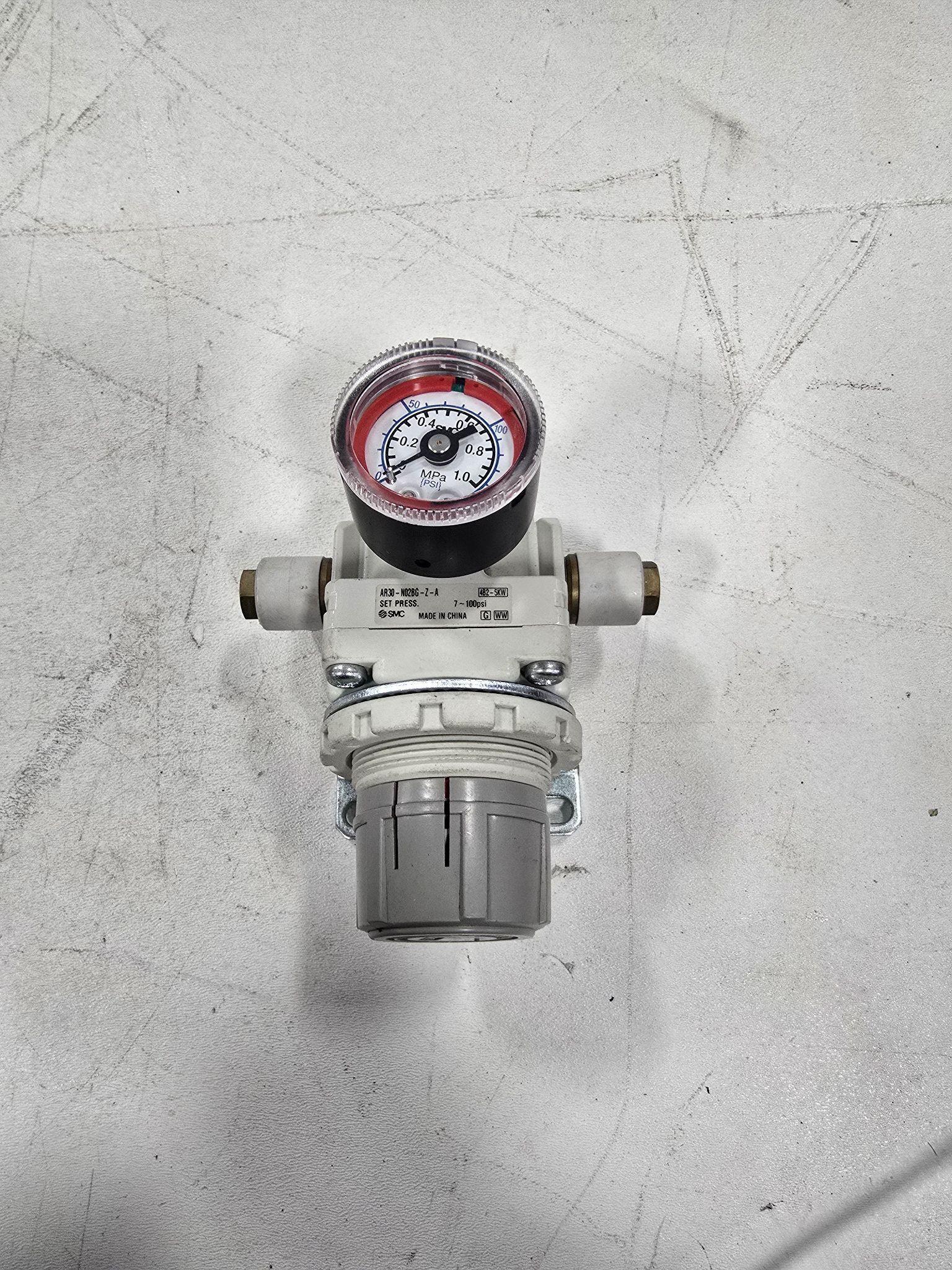 SMC AR30-N02BG-Z-A Precision Air Regulator with Gauge USED 0