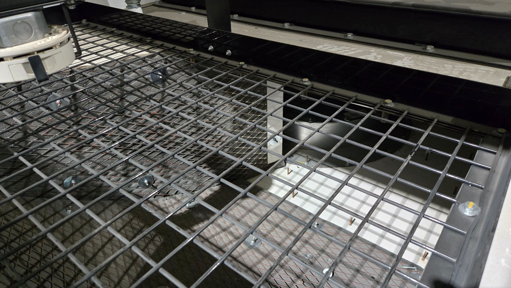 ROBOVENT FUSION DT4-15000-10 DUST COLLECTION SYSTEM/ EXHAUST SYSTEM USED 4