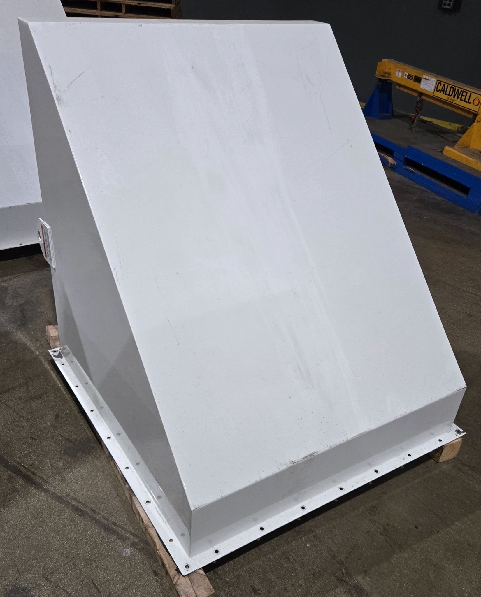 ROBOVENT FUSION DT4-15000-10 DUST COLLECTION SYSTEM/ EXHAUST SYSTEM USED 18