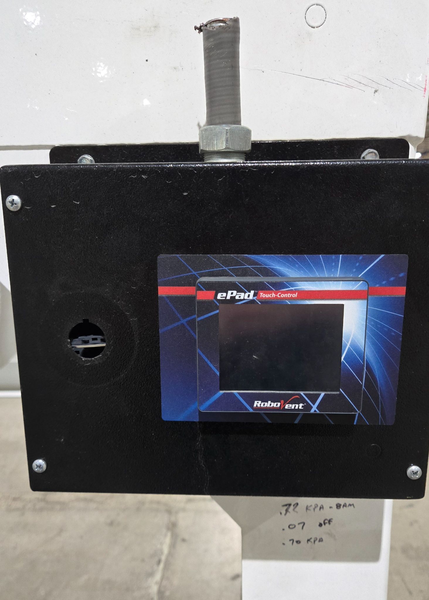 ROBOVENT FUSION DT4-15000-10 DUST COLLECTION SYSTEM/ EXHAUST SYSTEM USED 14
