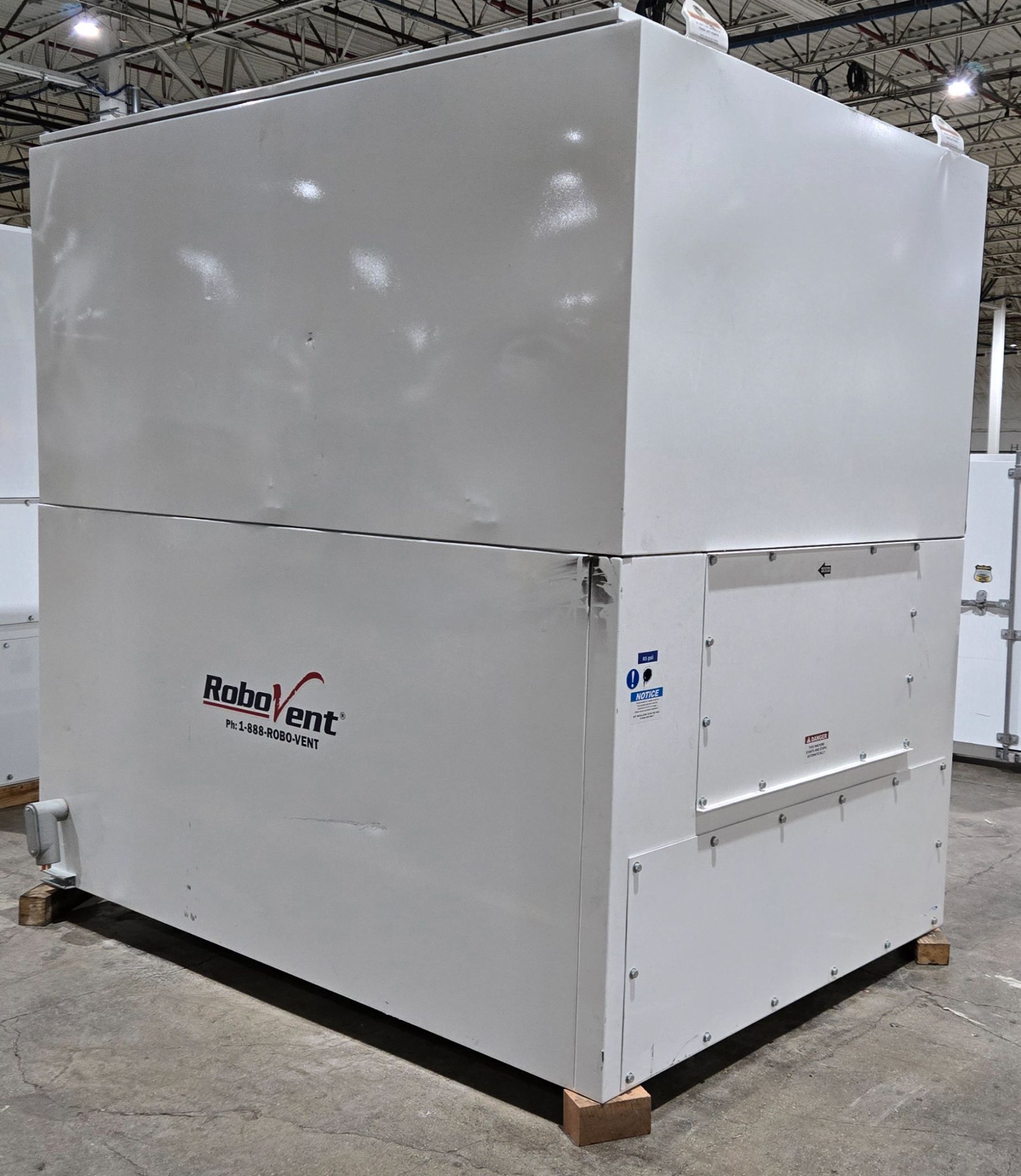 ROBOVENT FILTERED EXHAUSED SYSTEM W/ EPAD TOUCH 200 AMP 600 VAC USED 2