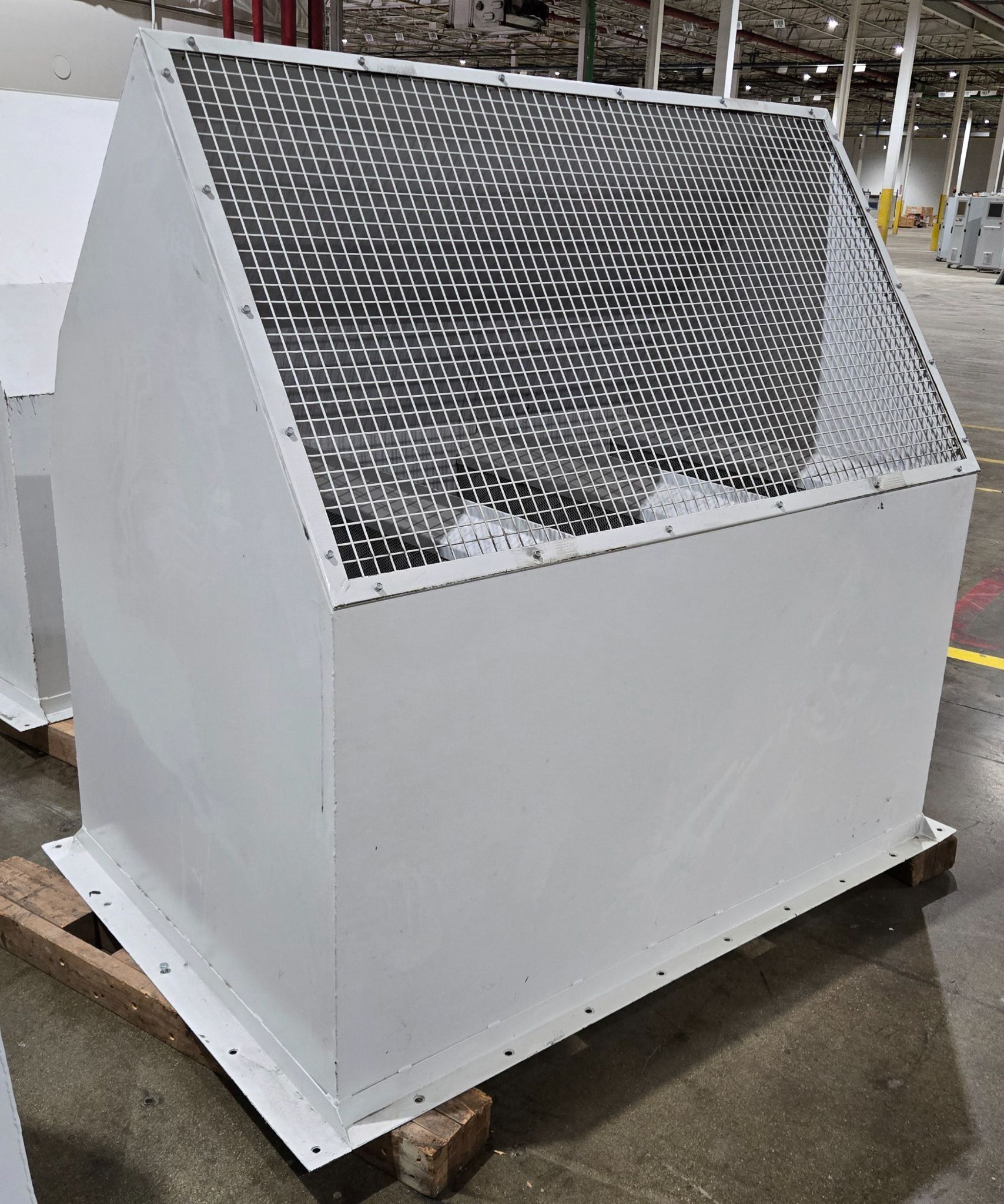 ROBOVENT FILTERED EXHAUSED SYSTEM W/ EPAD TOUCH 200 AMP 600 VAC USED 18