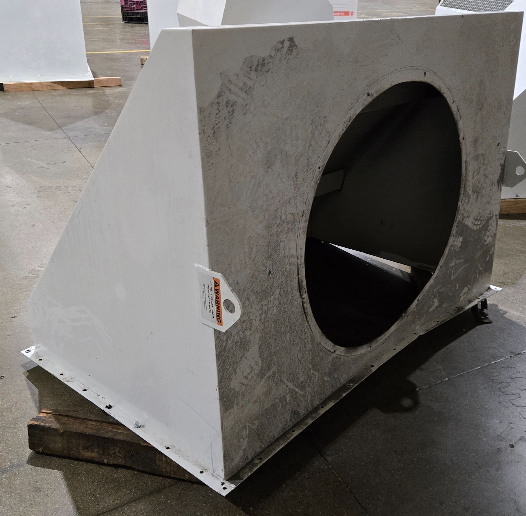 ROBOVENT FILTERED EXHAUSED SYSTEM W/ EPAD TOUCH 200 AMP 600 VAC USED 22