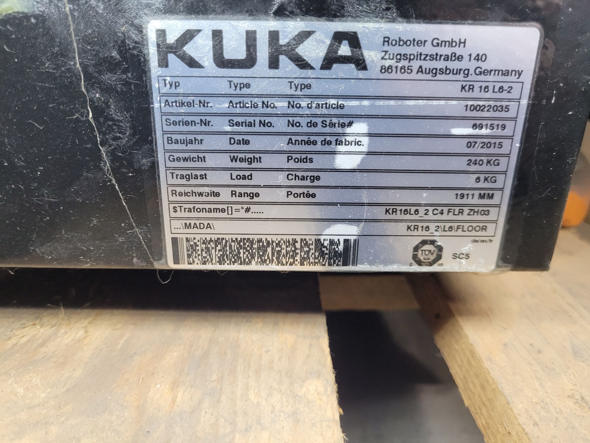 KUKA KR16 L6-2 Robot Complete w/ KR C4 Controls NEW (Missing Pendant) 3