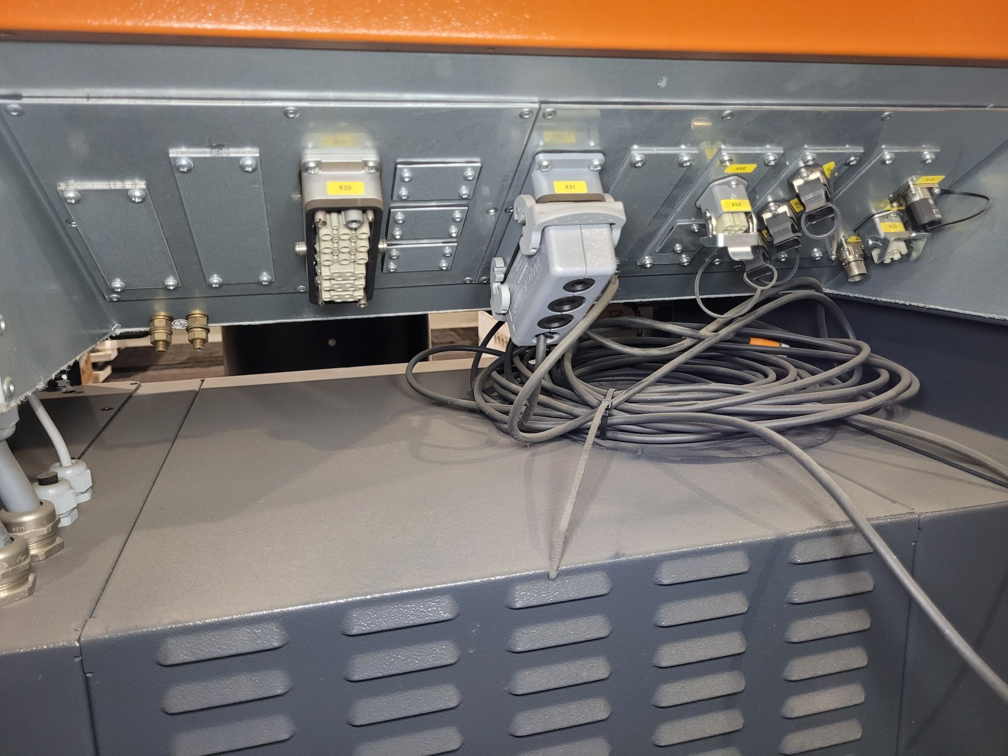 KUKA KR16 L6-2 Robot Complete w/ KR C4 Controls NEW (Missing Pendant) 7