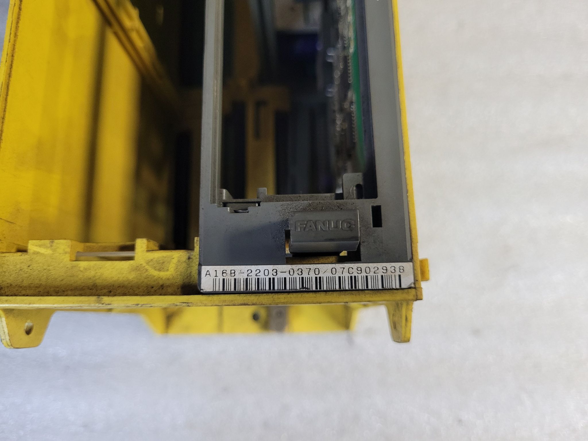FANUC A05B-2400-C060 2-Slot Backplane Chassis w/ A16B-2203-0370 USED 2