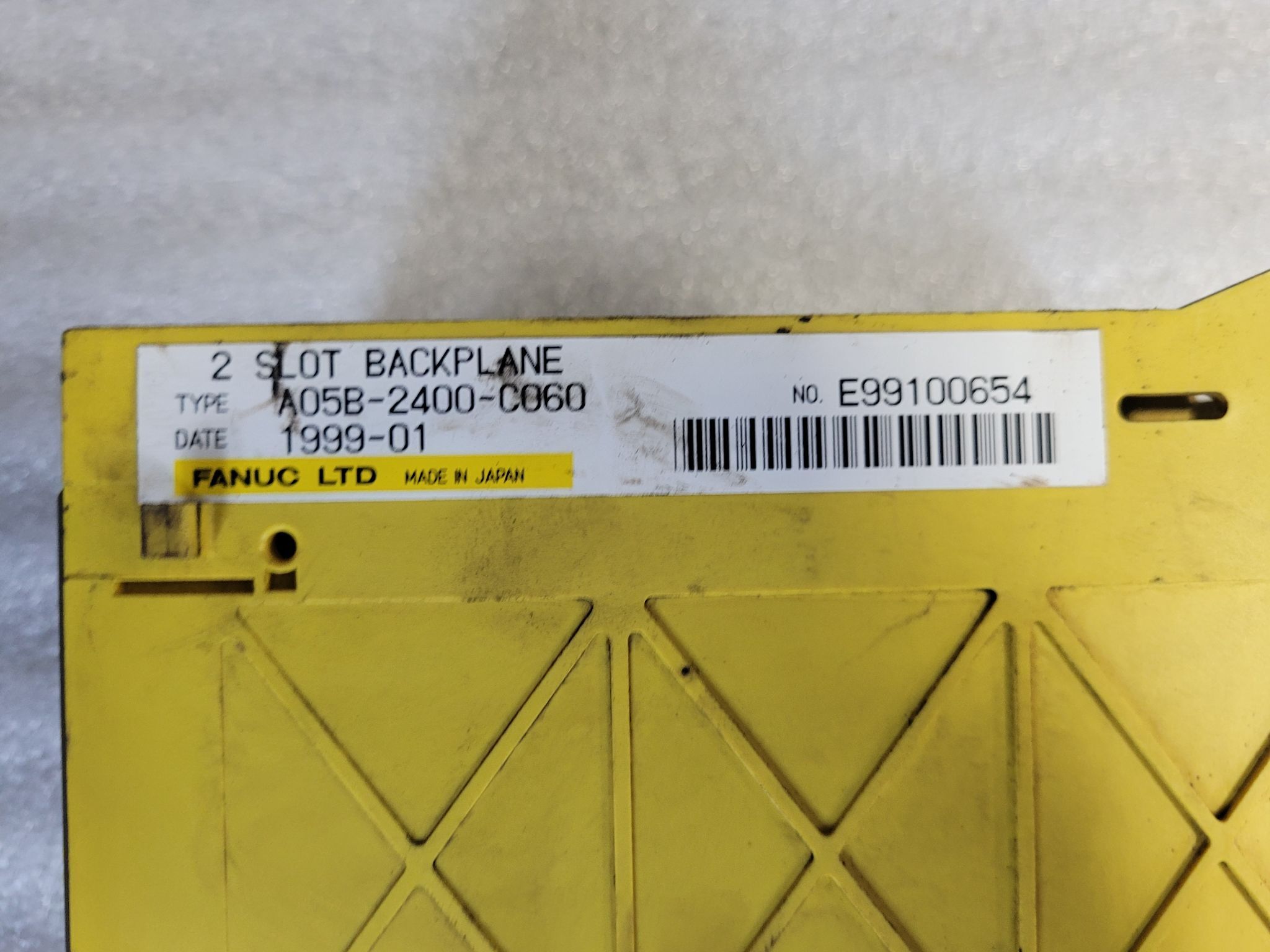 FANUC A05B-2400-C060 2-Slot Backplane Chassis w/ A16B-2203-0370 USED 3