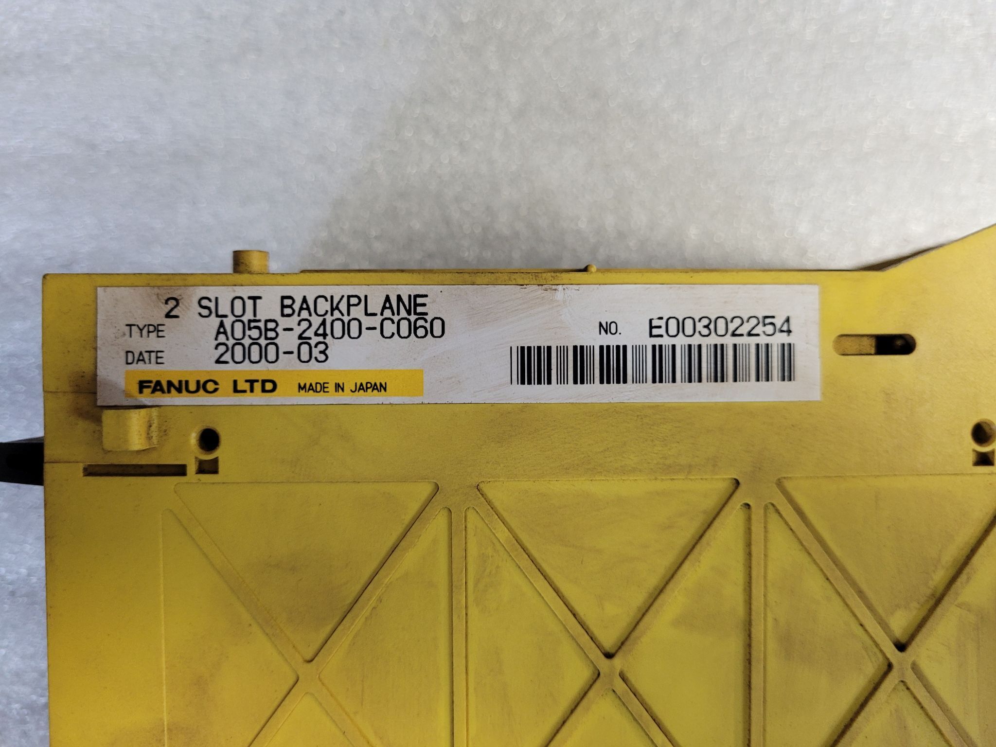 FANUC A05B-2400-C060 2-Slot Backplane Chassis w/ A16B-3200-0330 & A16B-2203-0370 USED 2