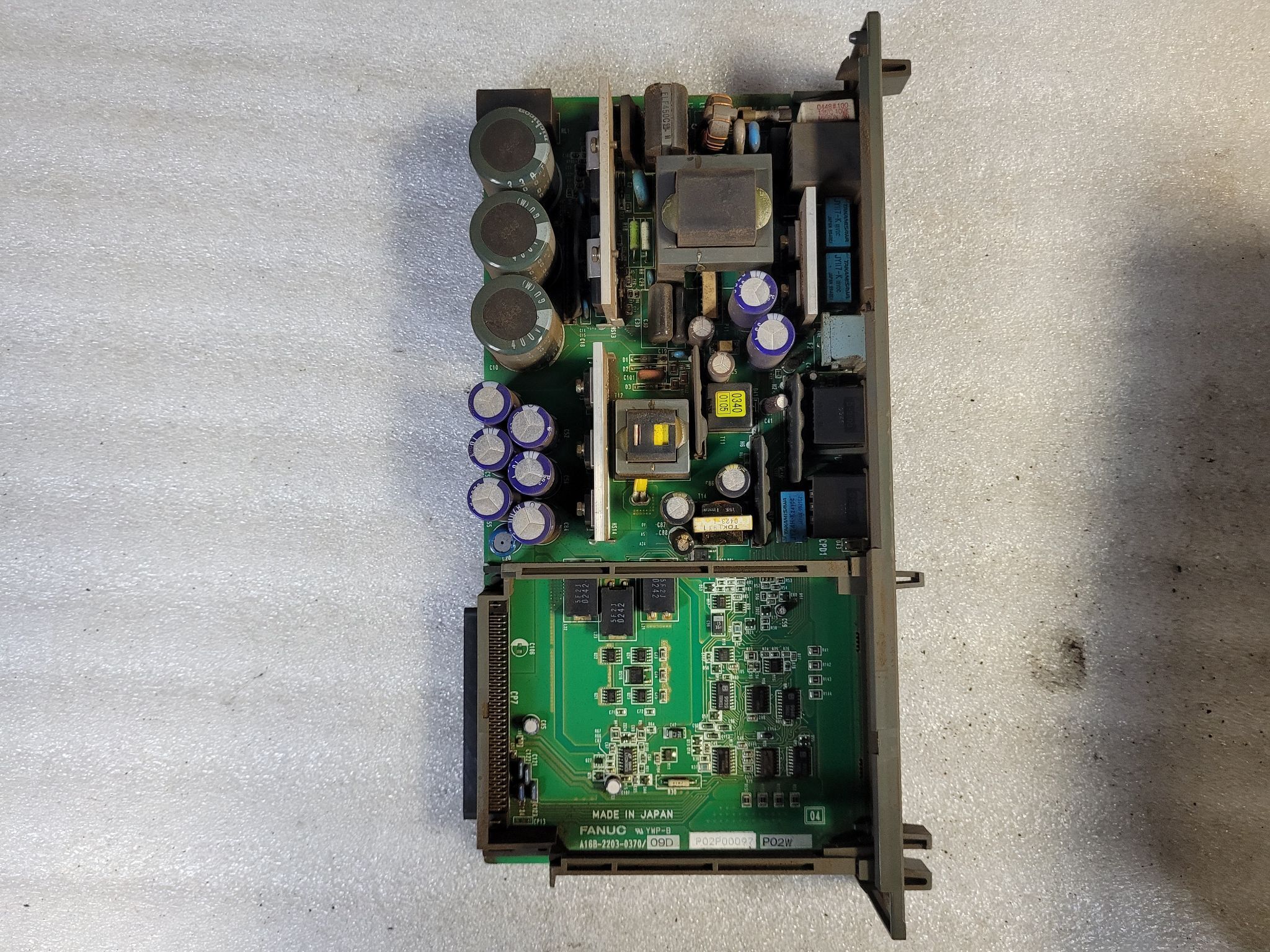 FANUC A05B-2400-C060 2-Slot Backplane Chassis w/ A16B-3200-0330 & A16B-2203-0370 USED 3