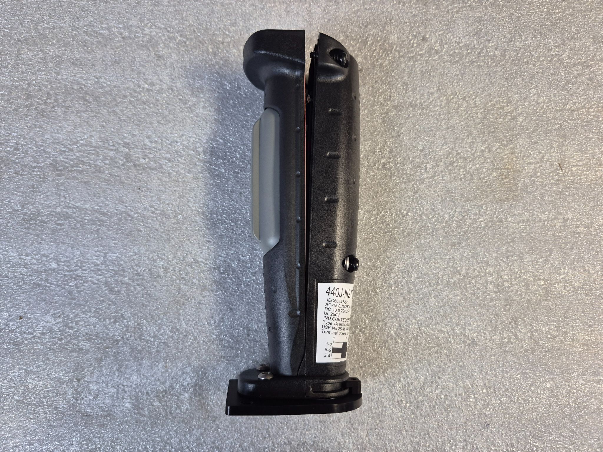 Allen Bradley 440J-N21TNPM Guardmaster Safety Limit Switch NEW 2