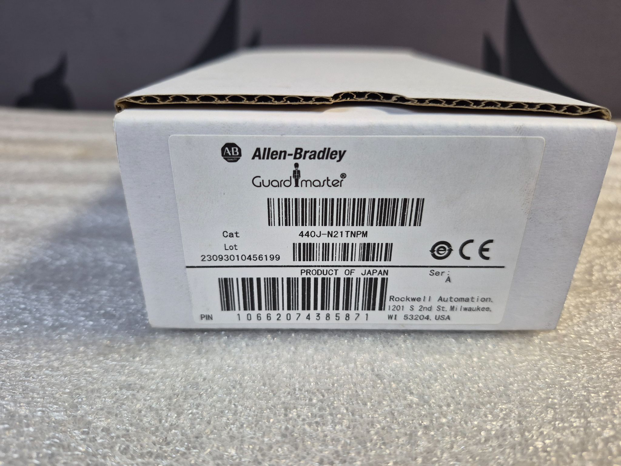 Allen Bradley 440J-N21TNPM Guardmaster Safety Limit Switch NEW 1