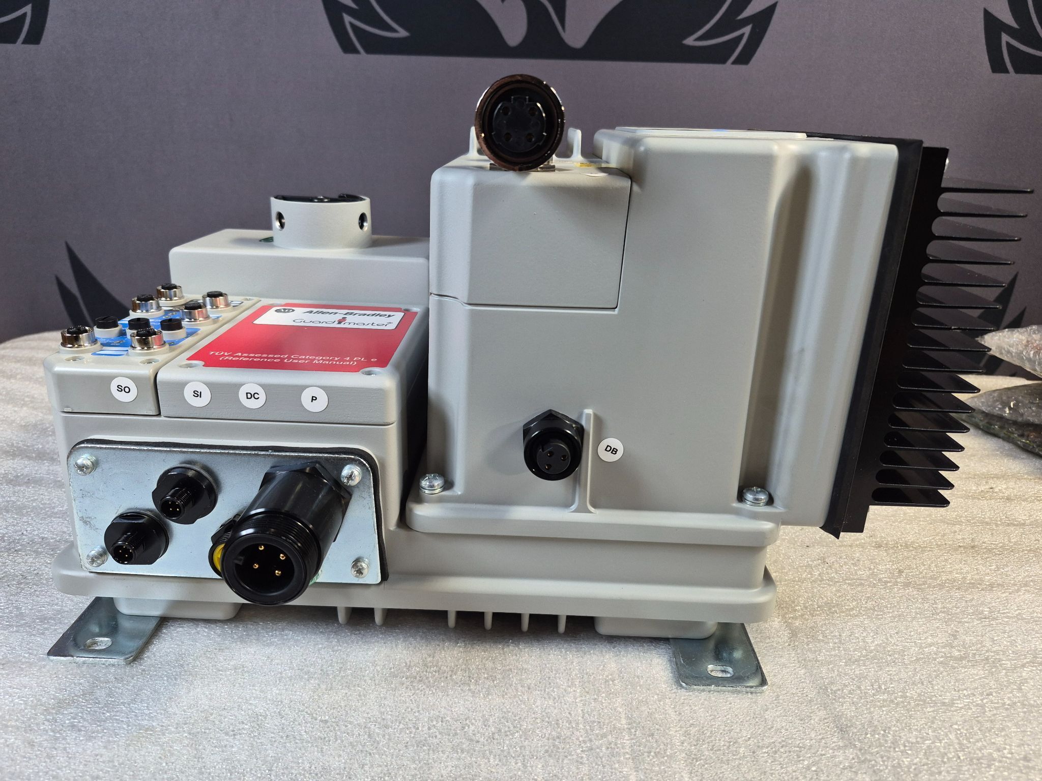 ALLEN BRADLEY 284E-FVD2P3S-10-RRG-SBG-DB1-EMI ArmorStart Safety Drive NEW 3