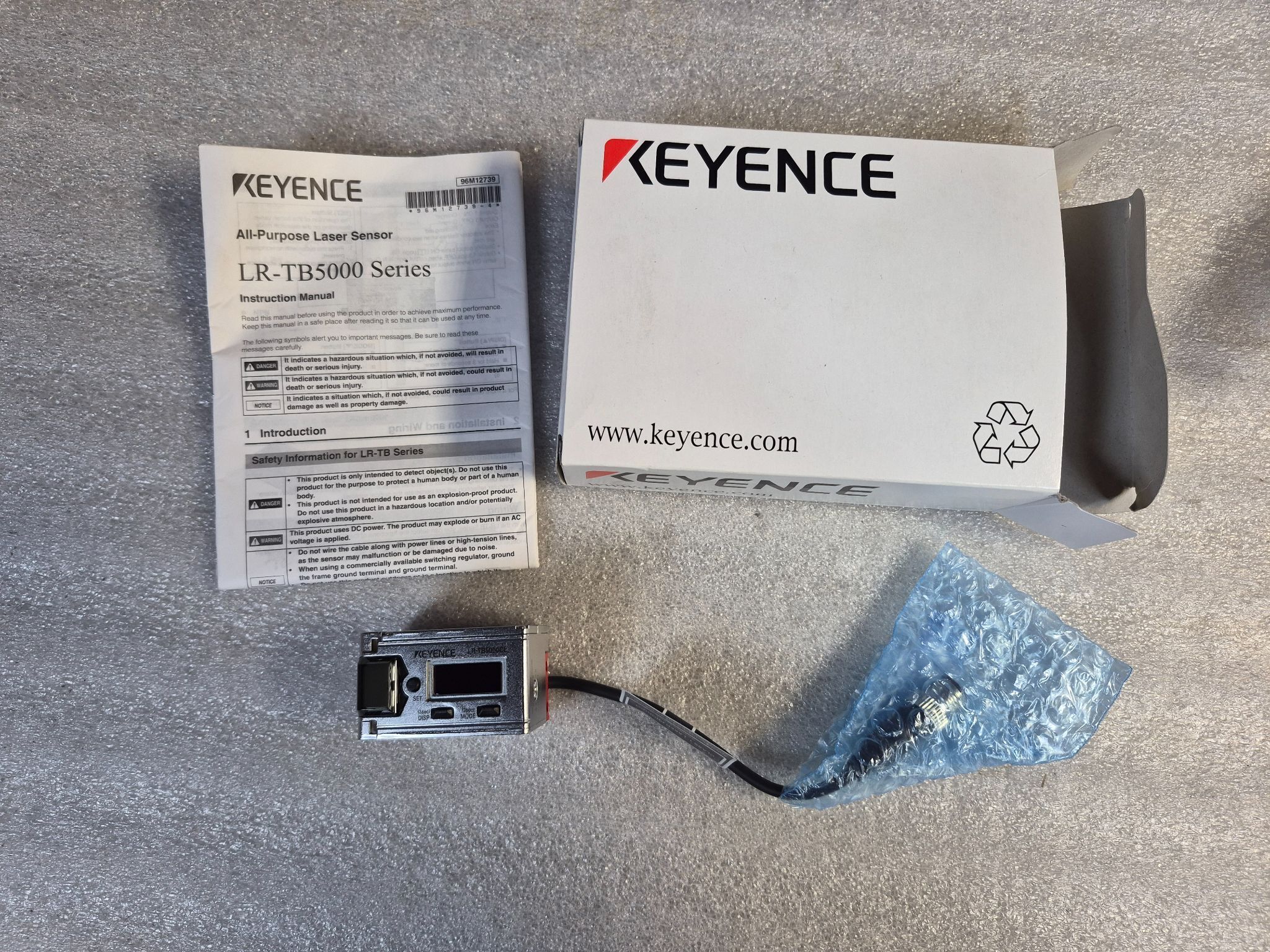 Keyence LR-TB5000CL Laser Sensor CMOS Class 1 5m Range NEW 1