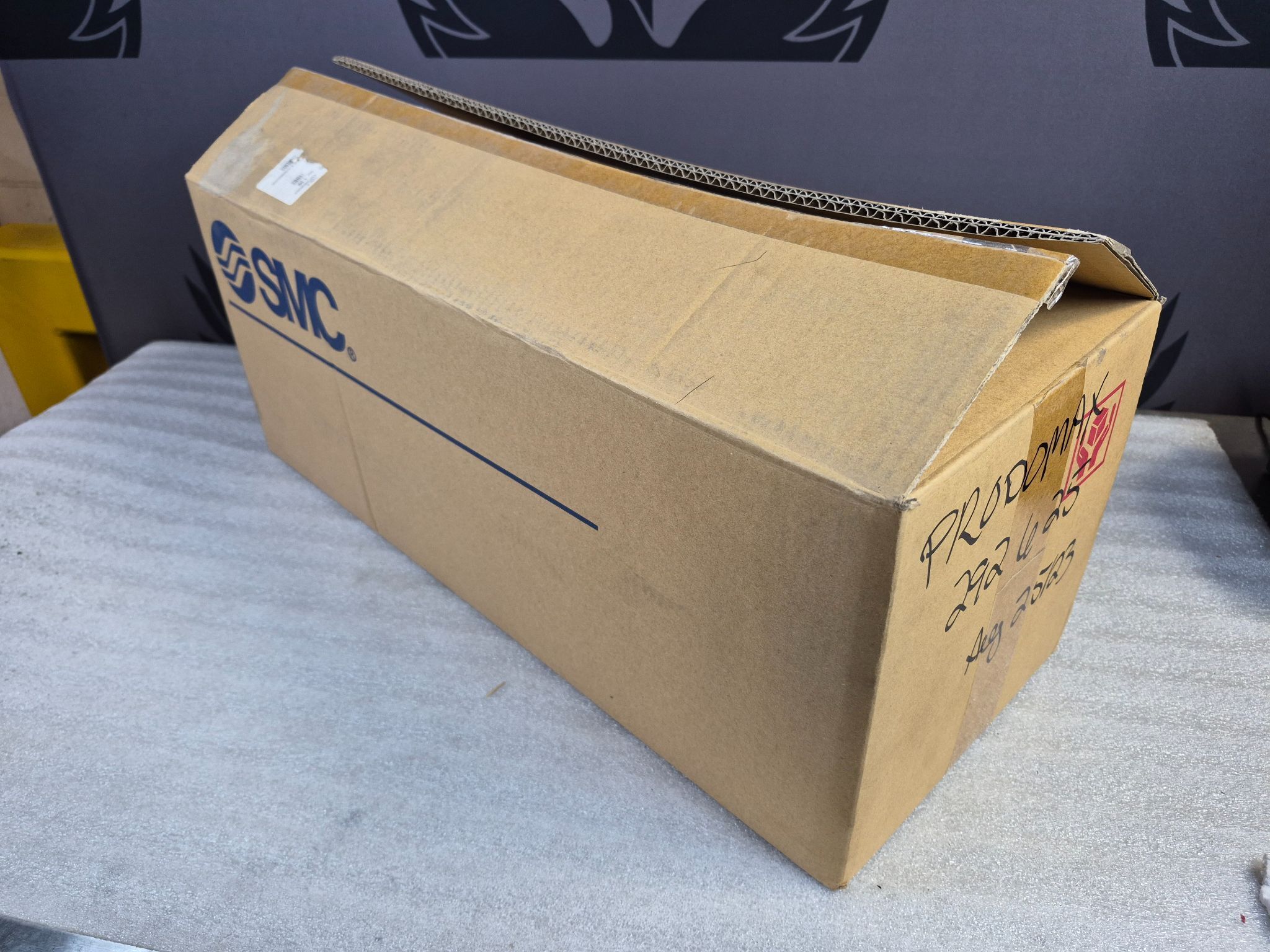 SMC AFF75B‑N20D‑T Main Line Filter 2" NPT 9L Capacity NEW 2