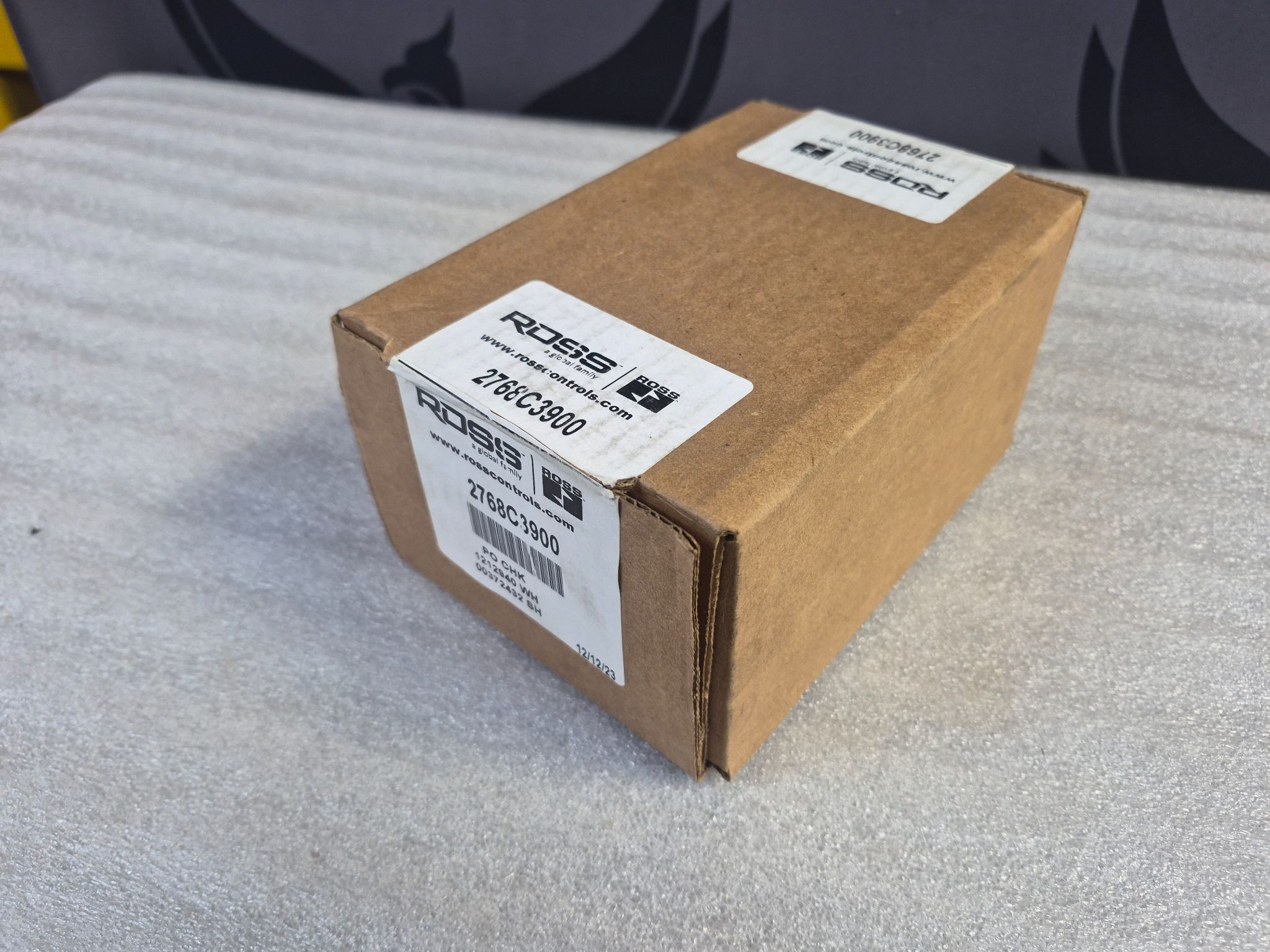 ROSS 2768C3900 3/8" Pilot Operated Check Valve NEW 0