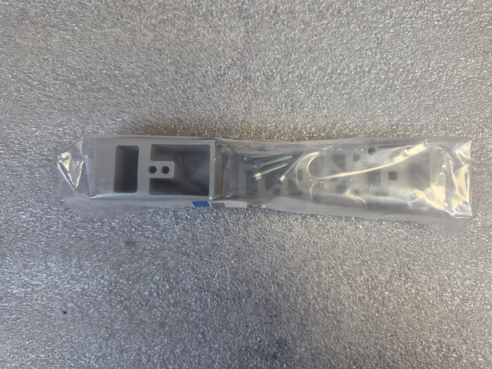 SMC VVQ4000‑10A‑1 Pneumatic Manifold Blanking Plate NEW 1