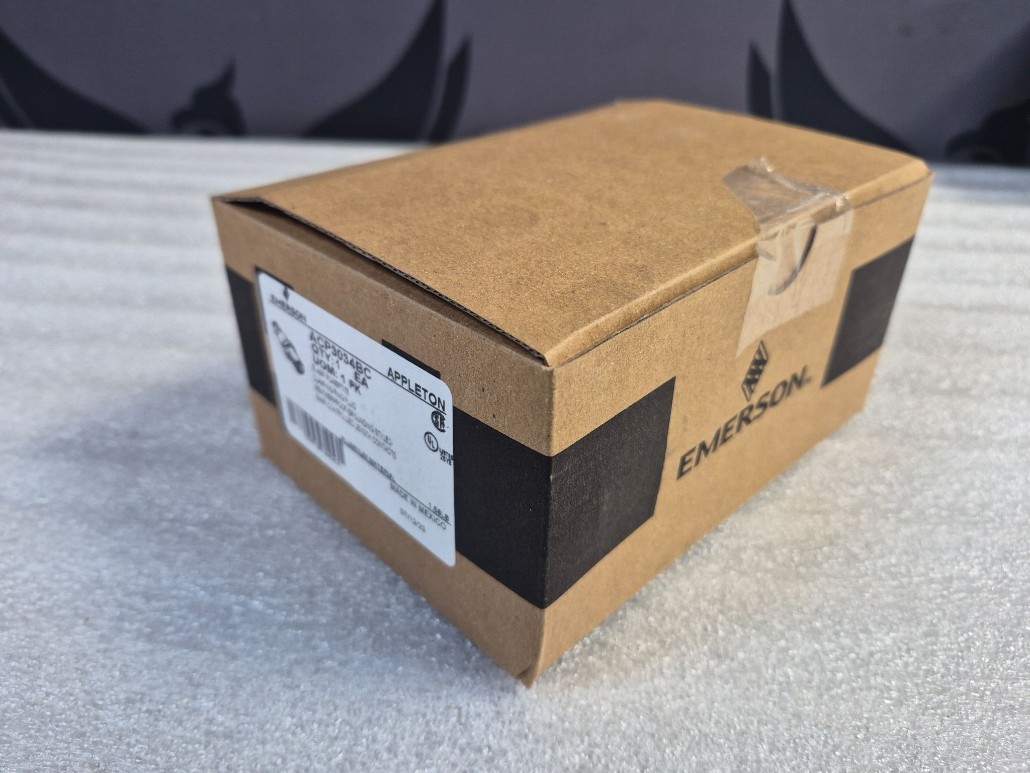 Emerson Appleton ACP3034BC Powertite 30A Clamping Ring Plug 3W4P NEW 0