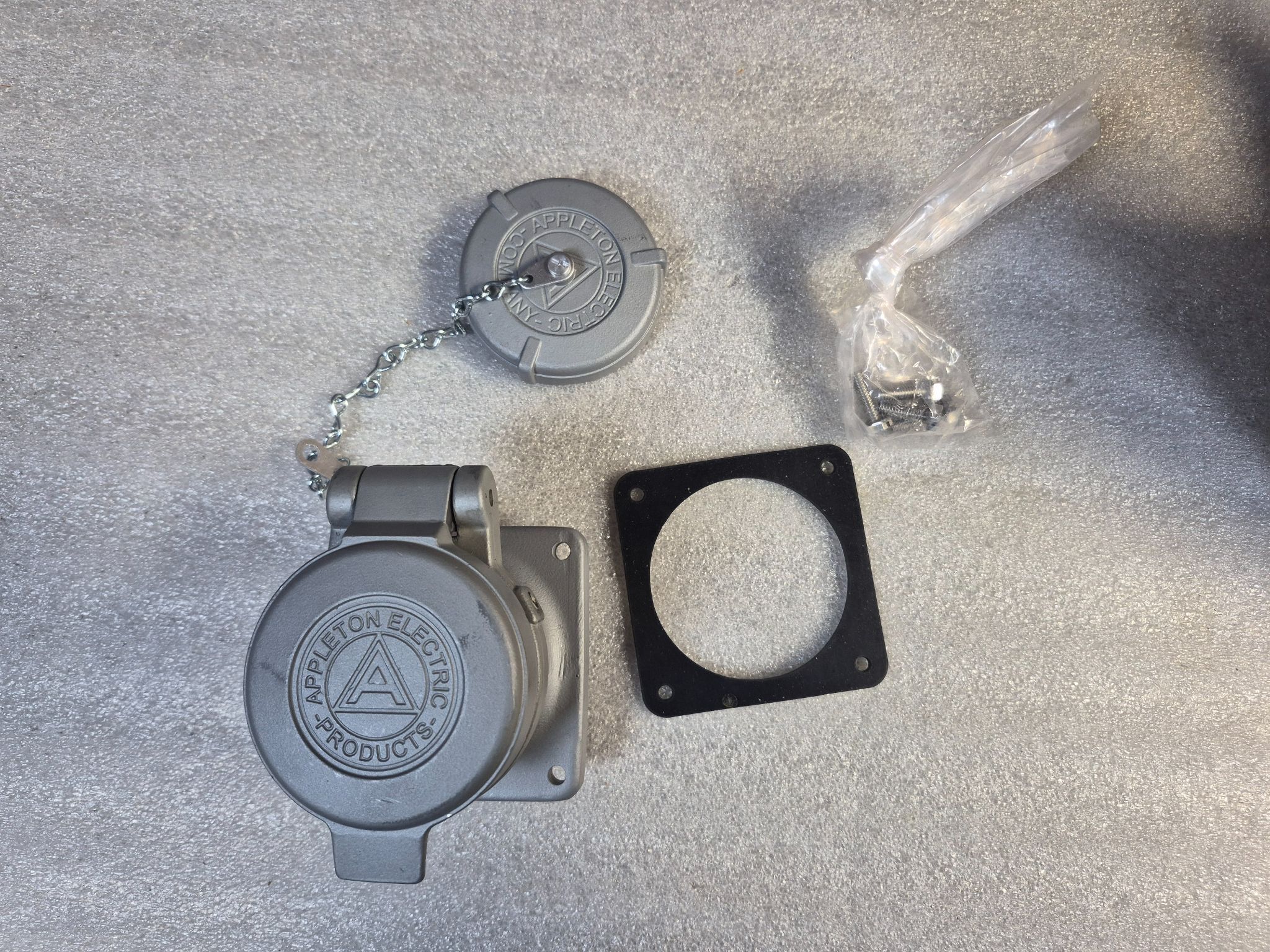 Emerson Appleton ADR3034 Powertite 30A Receptacle 3P4W NEW 0