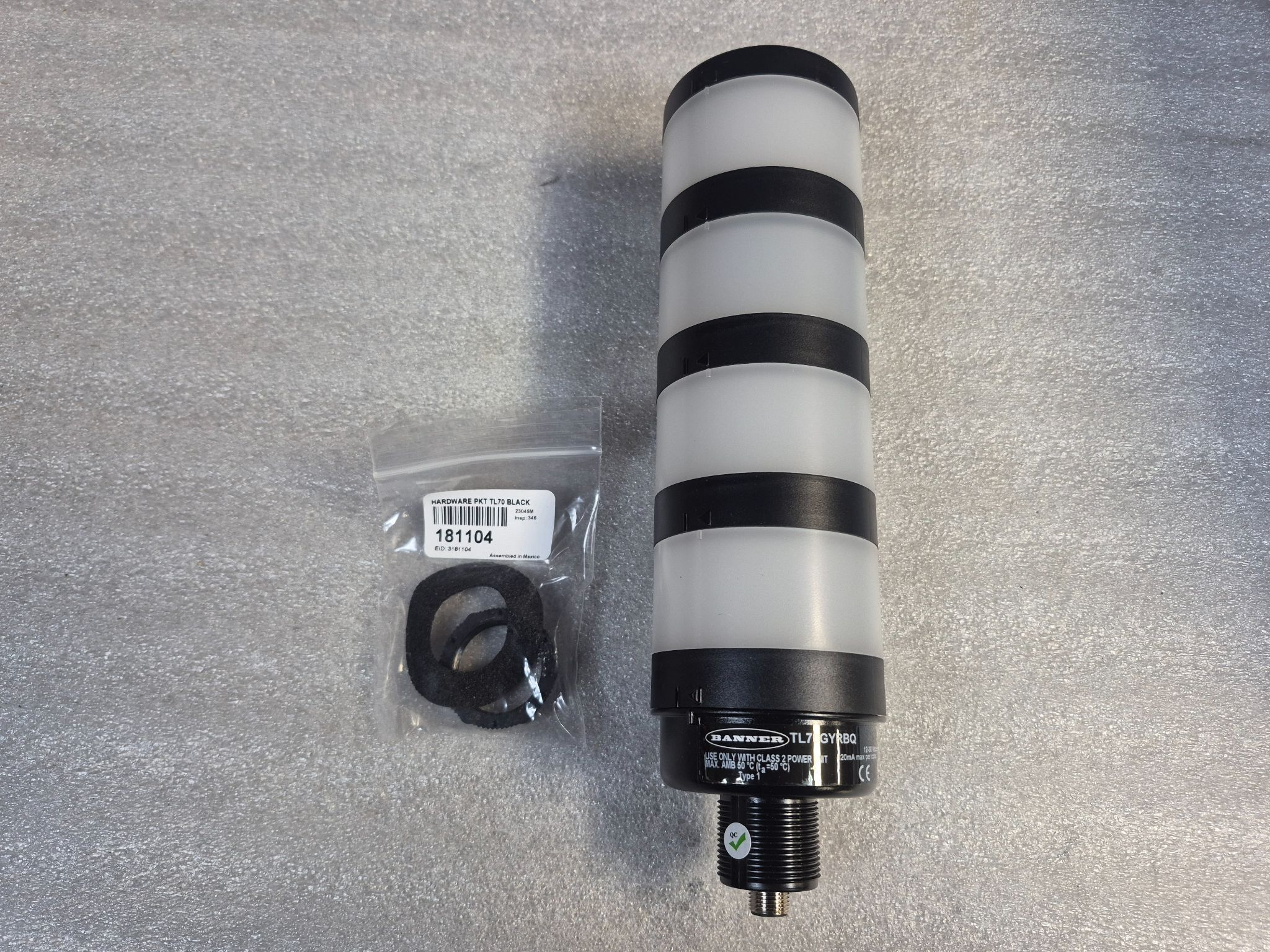 BANNER TL70GYRBQ LED Tower Light Stack 24VDC NEW 2