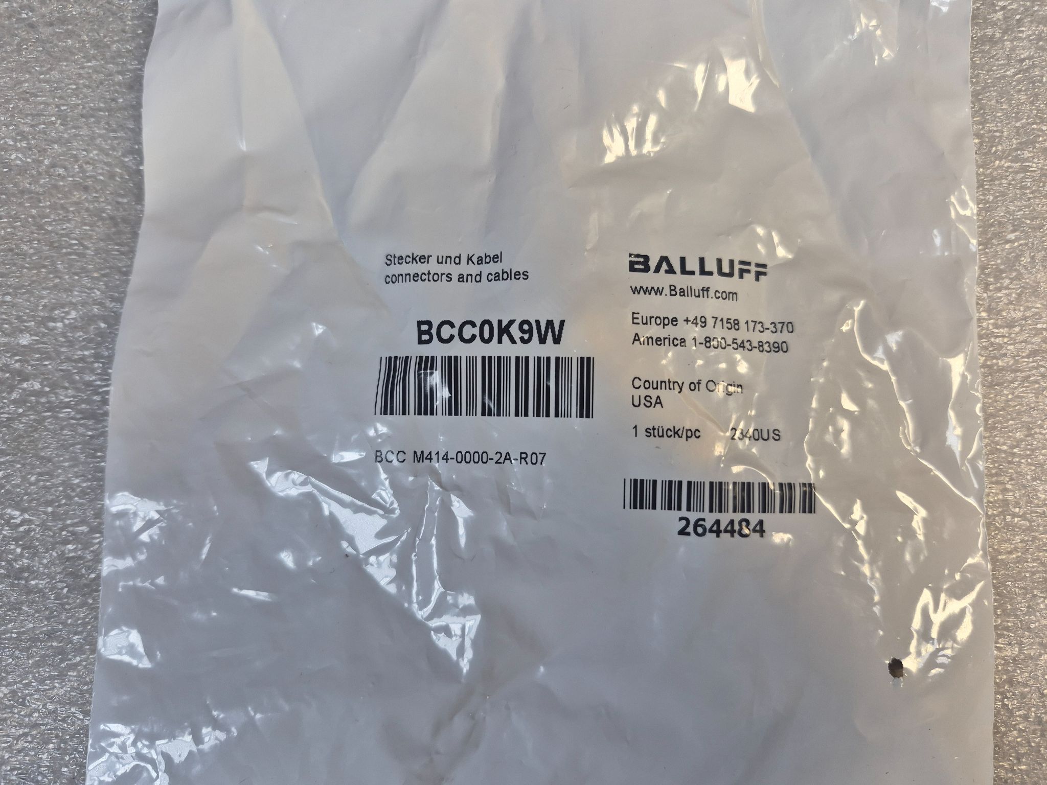 BALLUFF BCC M414-0000-2A-R07 M12 Protective Cap w/ Chain NEW 0
