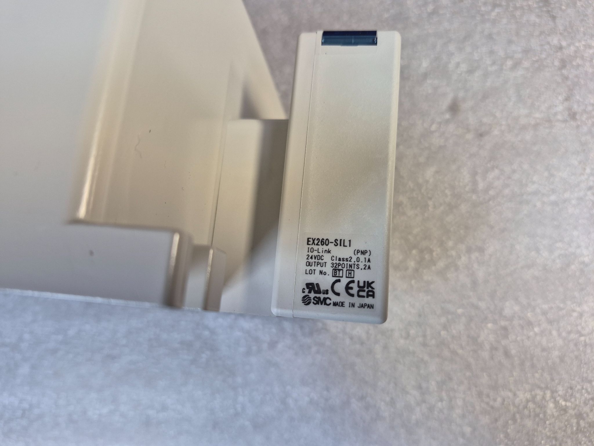 SMC VV5QC41-0803TSKAN Valve Manifold With EX260-SIL1 IO-Link Unit NEW 1