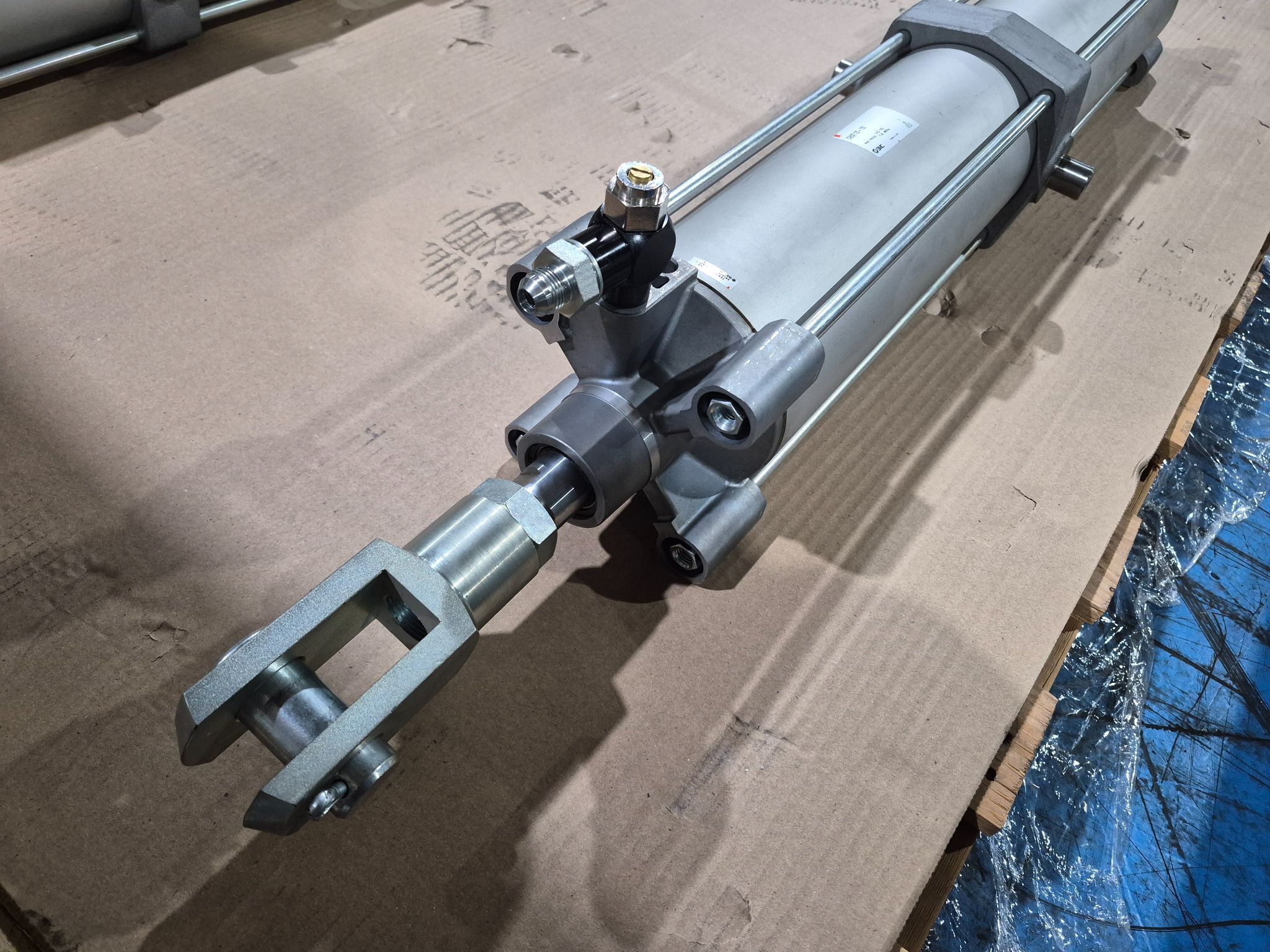 SMC C96ST125‑700 ISO 15552 Tie Rod Pneumatic Cylinder NEW 2