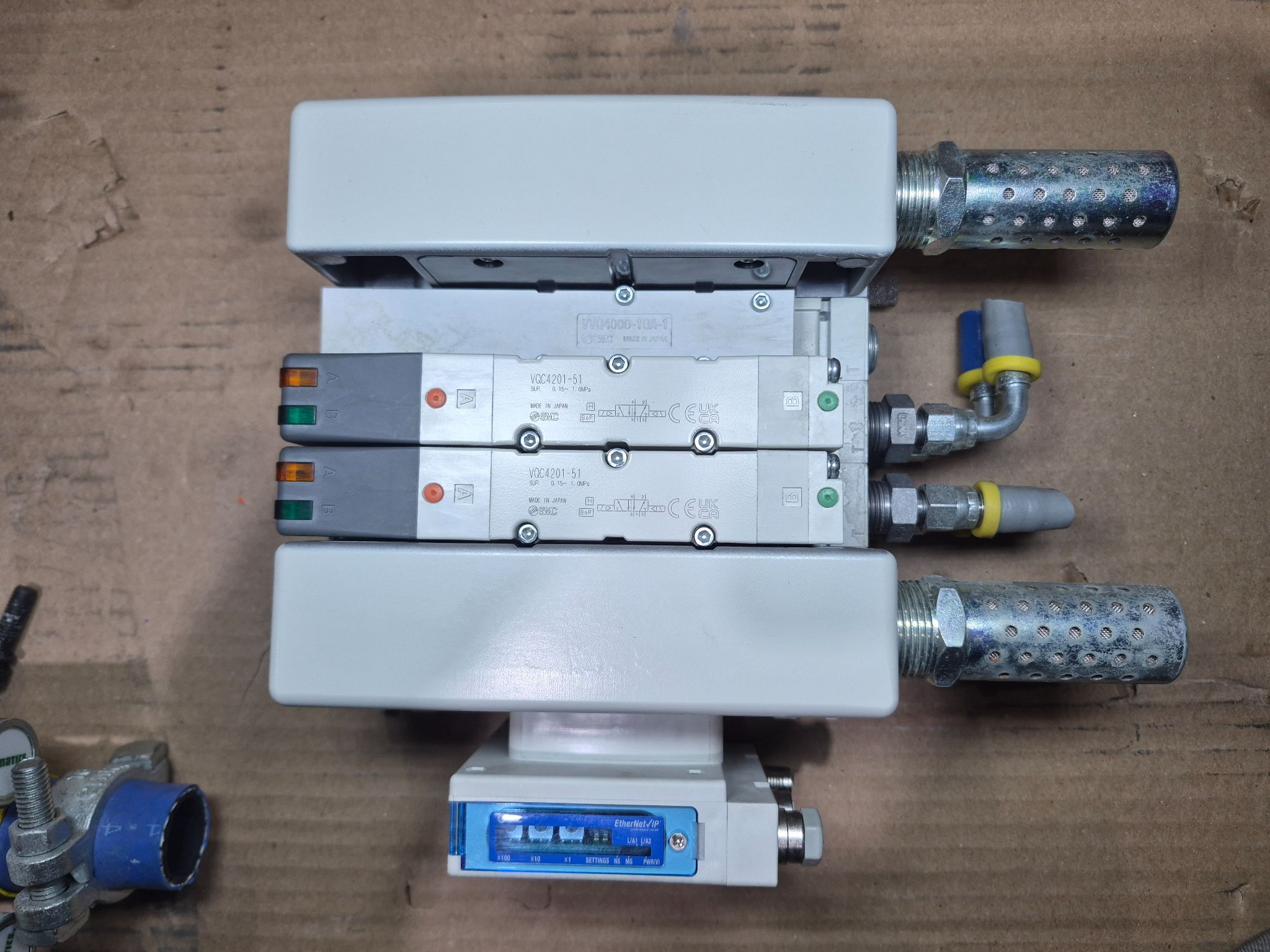SMC VV5QC41-0303TSEAN VQC4000 Solenoid Valve Manifold VQC4201-51 x2 EtherNet/IP USED 0