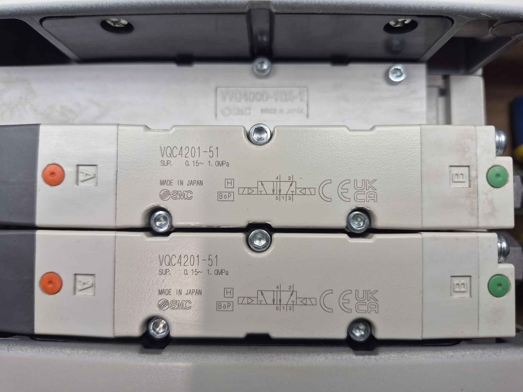 SMC VV5QC41-0303TSEAN VQC4000 Solenoid Valve Manifold VQC4201-51 x2 EtherNet/IP USED 1
