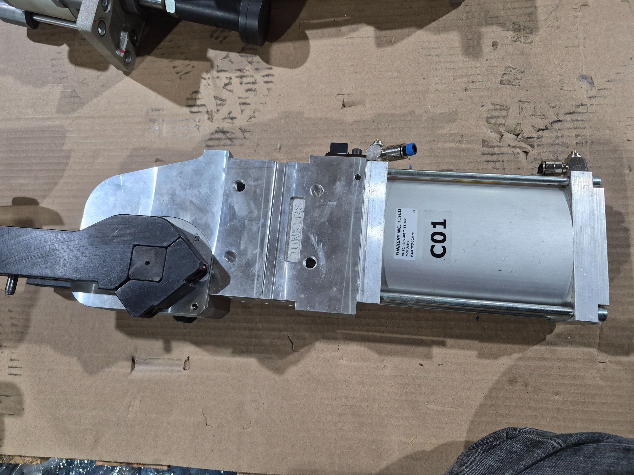 TUNKERS VU 80.1 BR2 A05 T12 5‑135 Pneumatic Clamp USED 1