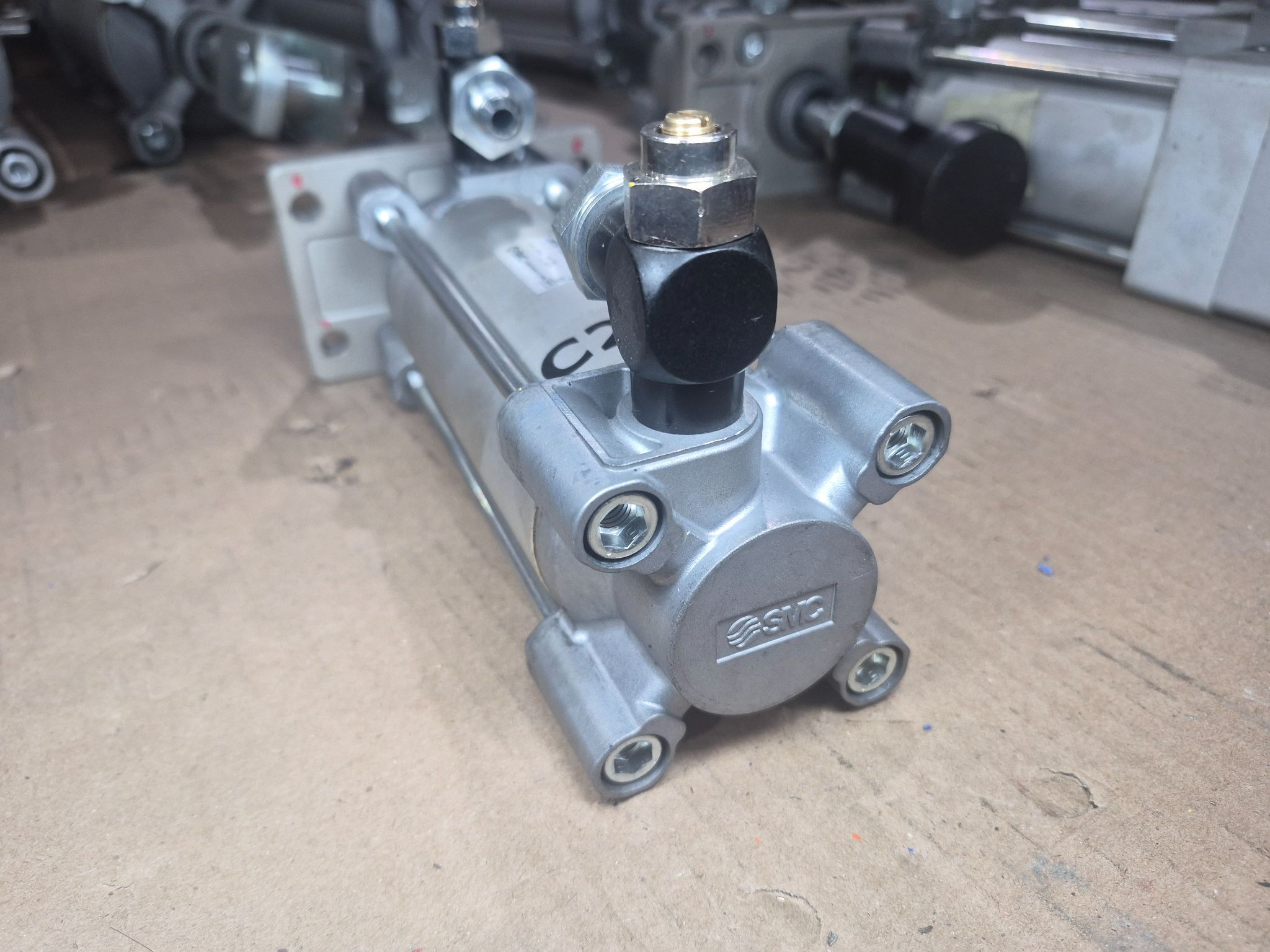 SMC C96SF63‑100C ISO 15552 Pneumatic Cylinder 63mm Bore 100mm Stroke NEW 2