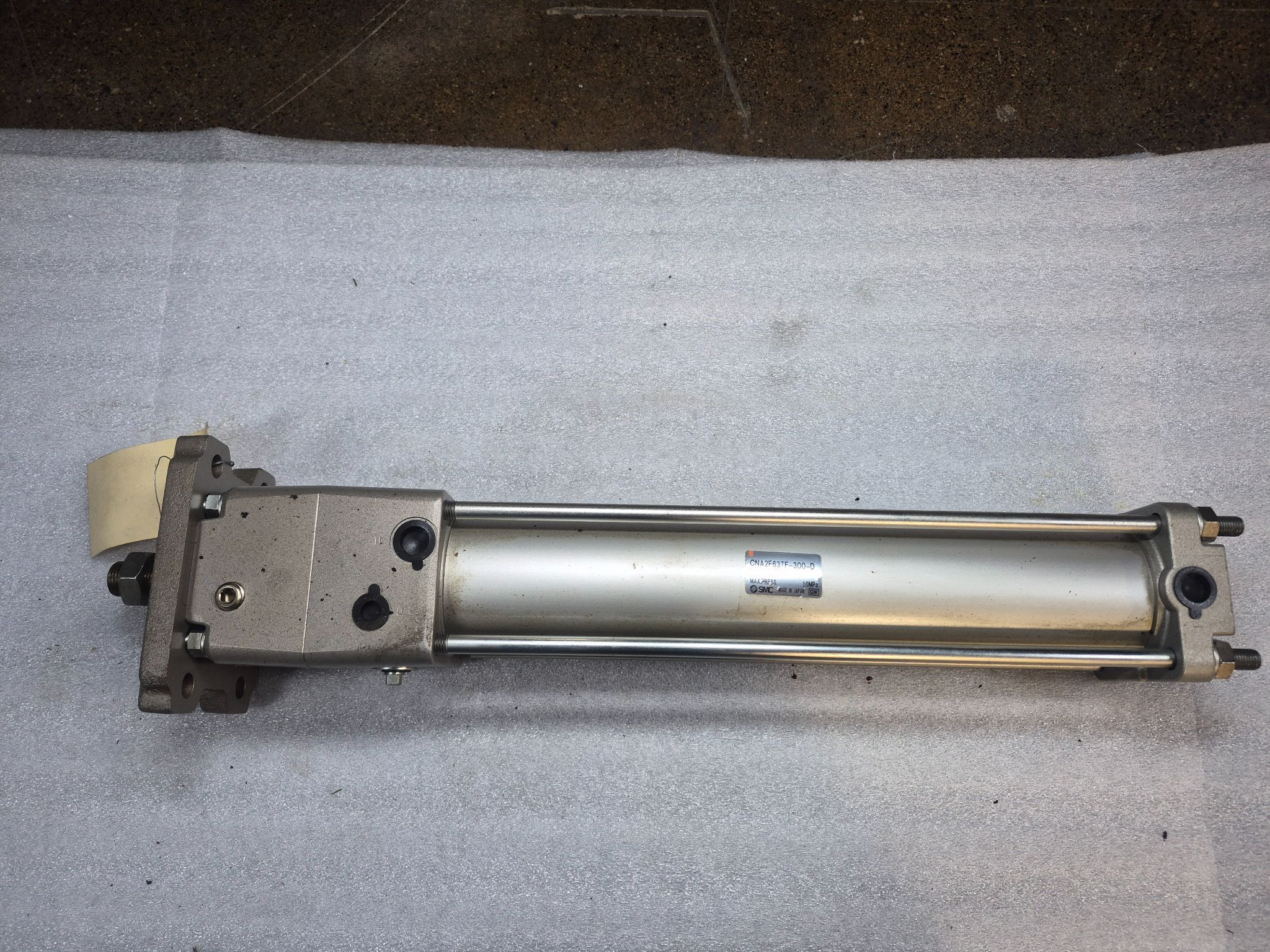 SMC CNA2F63TF-300-D Pneumatic Tie-Rod Air Cylinder 63mm Bore 300mm Stroke USED 0