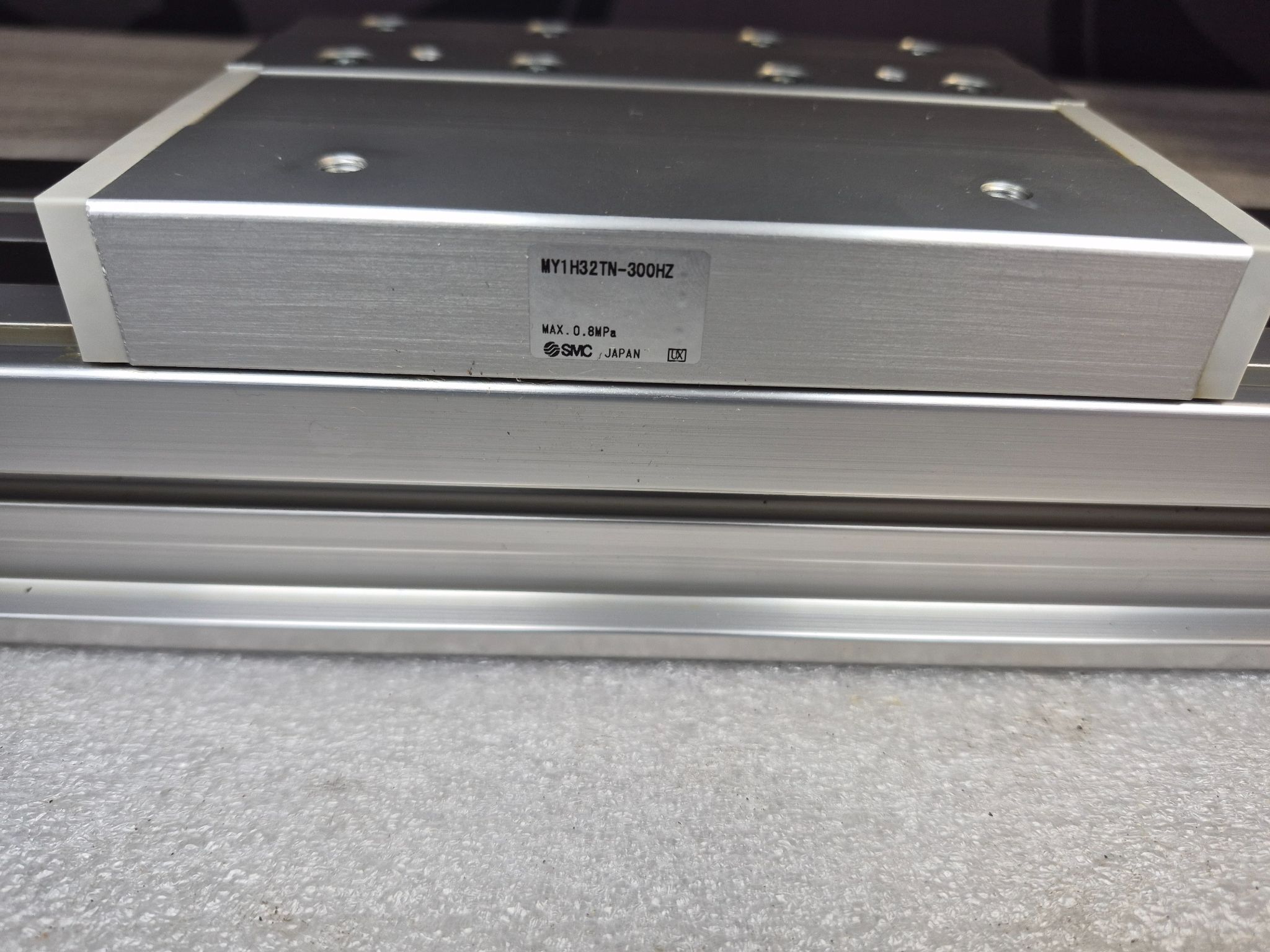 SMC MY1H32TN‑300HZ High Precision Linear Guide Rodless Cylinder 32mm USED 1