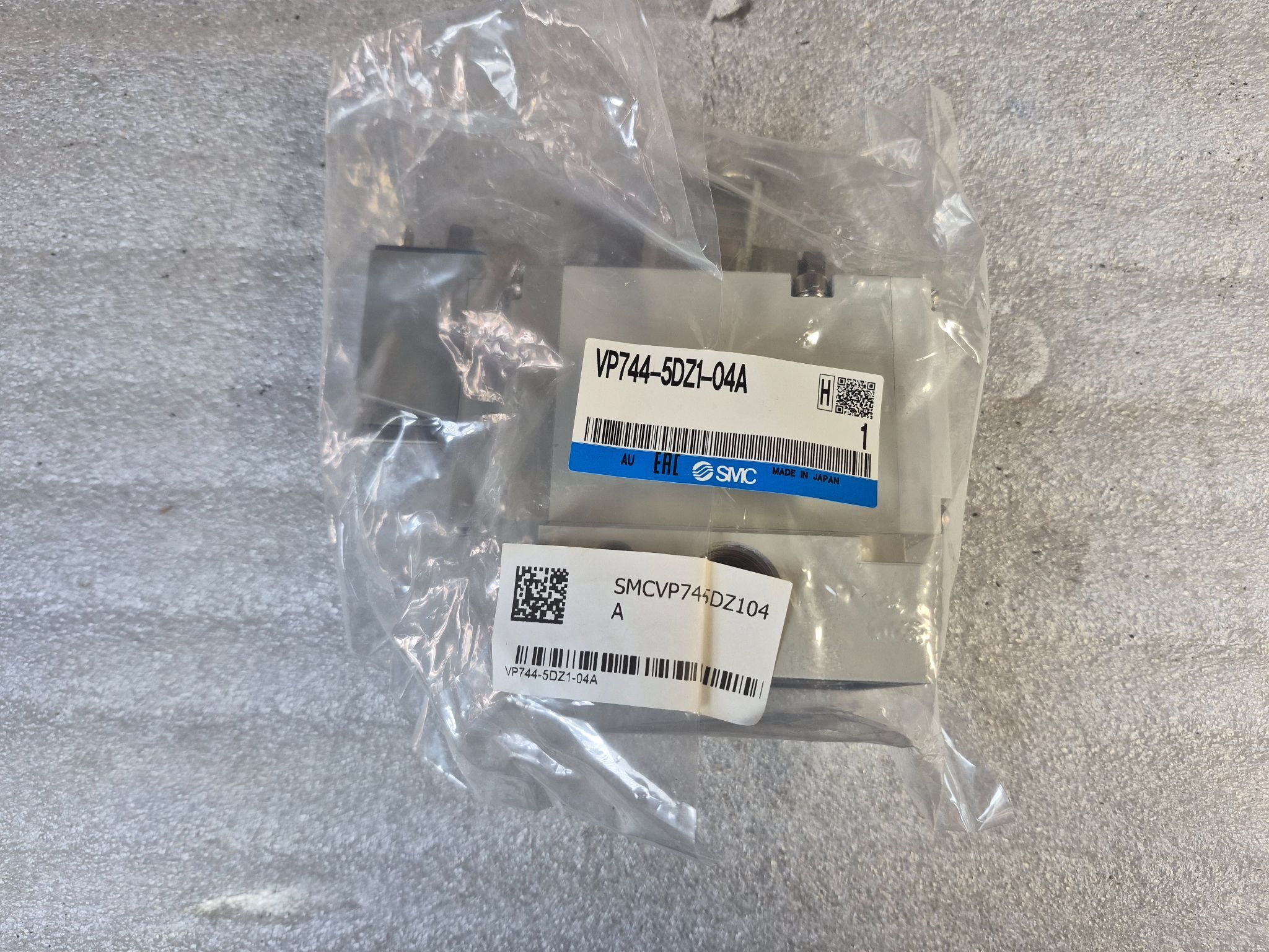 SMC VP744‑5DZ1‑04A 3‑Port Pneumatic Solenoid Valve 24VDC NEW 0
