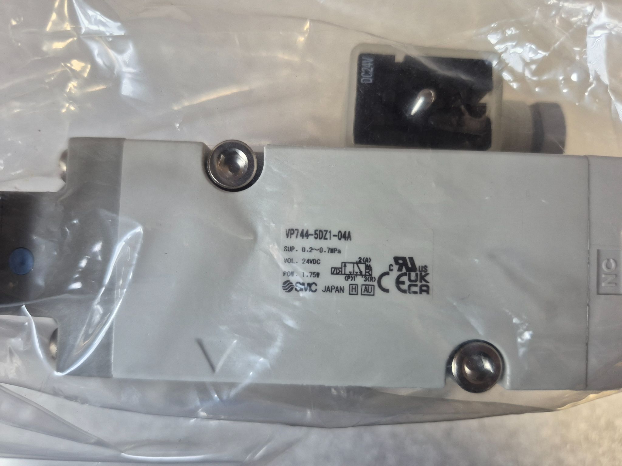 SMC VP744‑5DZ1‑04A 3‑Port Pneumatic Solenoid Valve 24VDC NEW 1